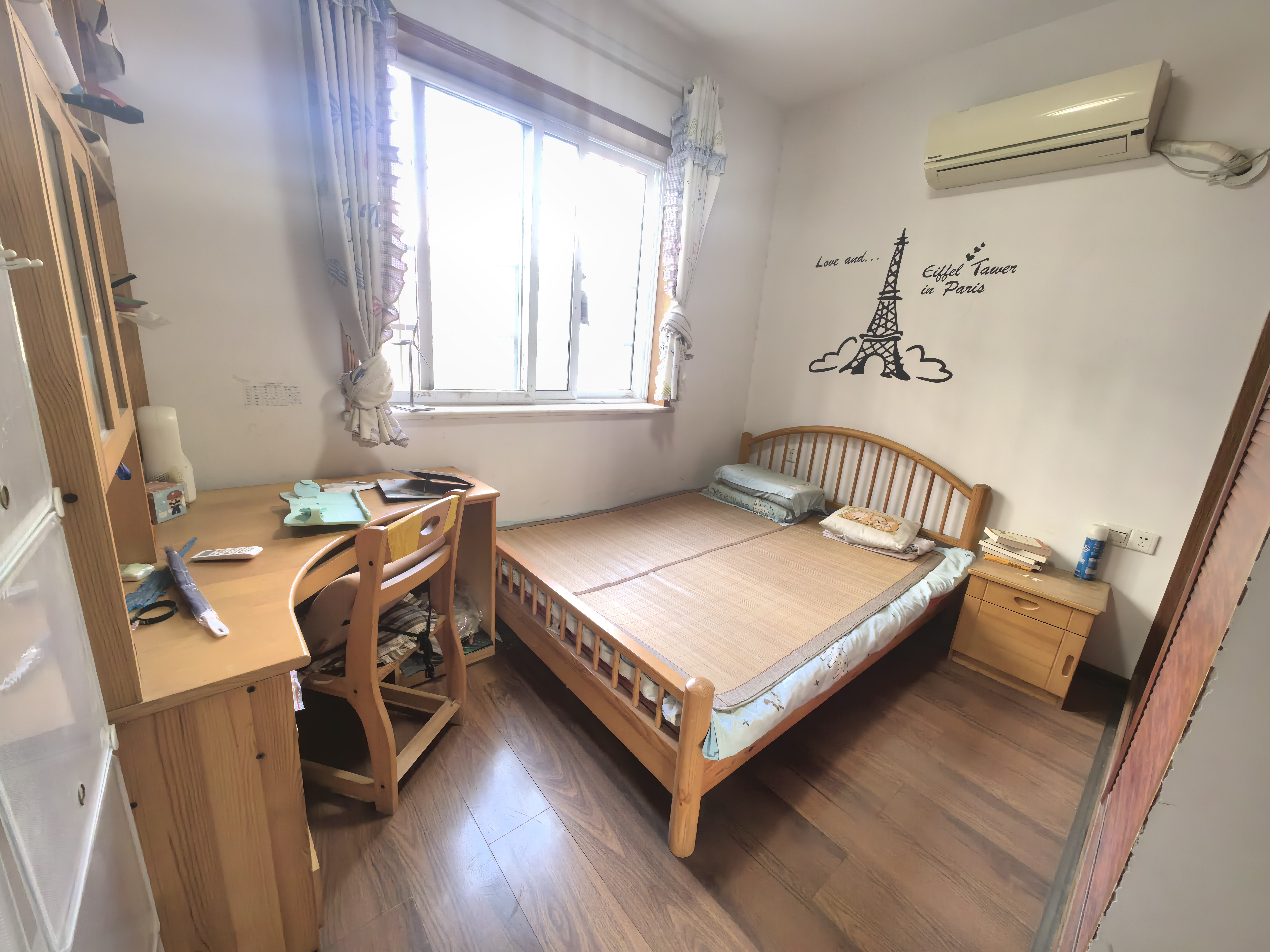 莱茵小镇  3室2厅1卫    36.8万 莱茵小镇  3室2厅1卫    36.8万室内图