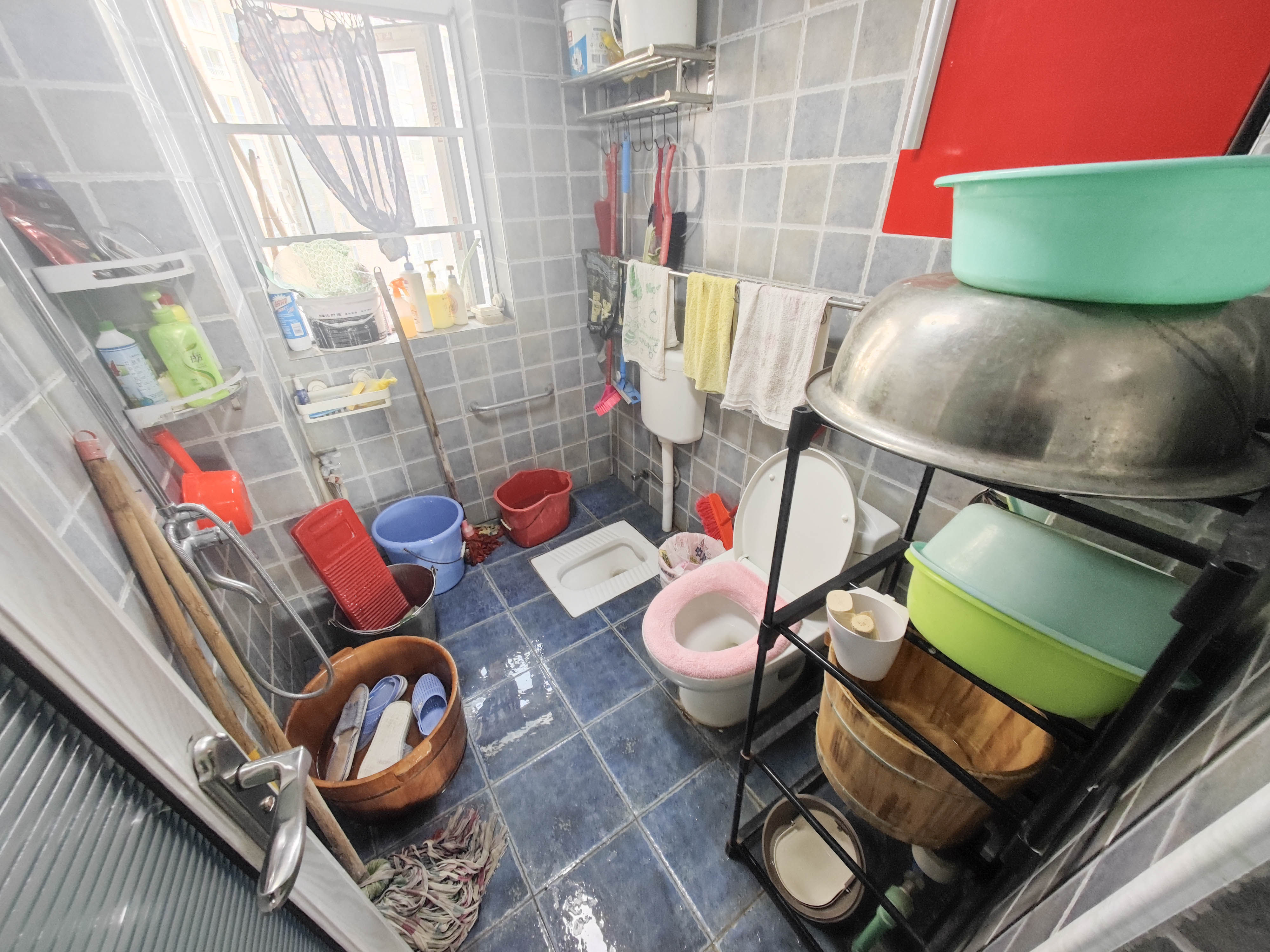 佳天名苑  3室2厅2卫   161.00万卫生间