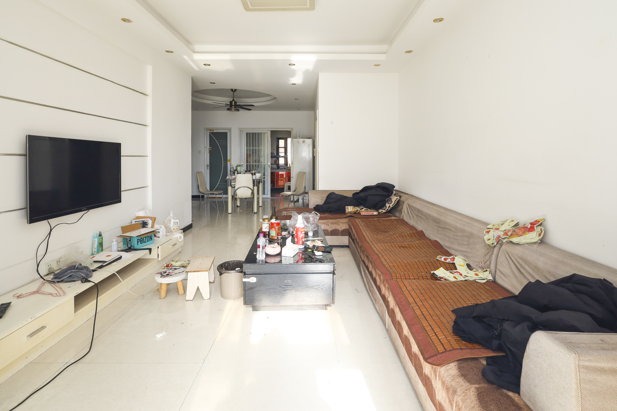 幸福考拉  3室2厅2卫   96.00万客厅