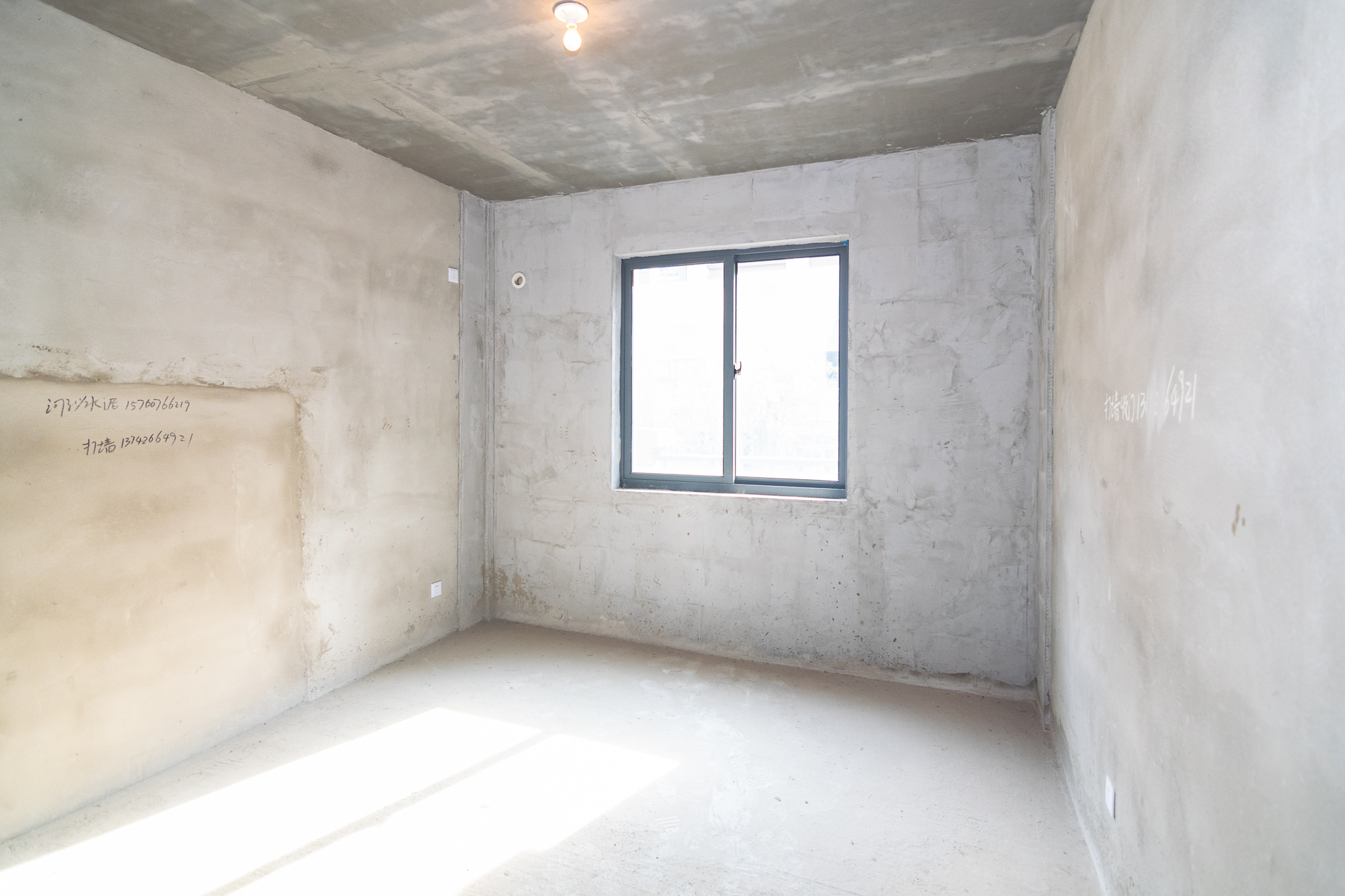 澳海澜庭 4室2厅2卫 113.0万 澳海澜庭 4室2厅2卫 113.0万卧室