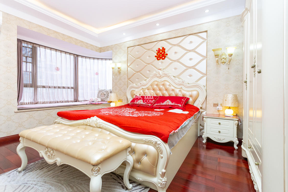 名家翡翠花园  3室2厅2卫    125.0万 名家翡翠花园  3室2厅2卫    125.0万卧室