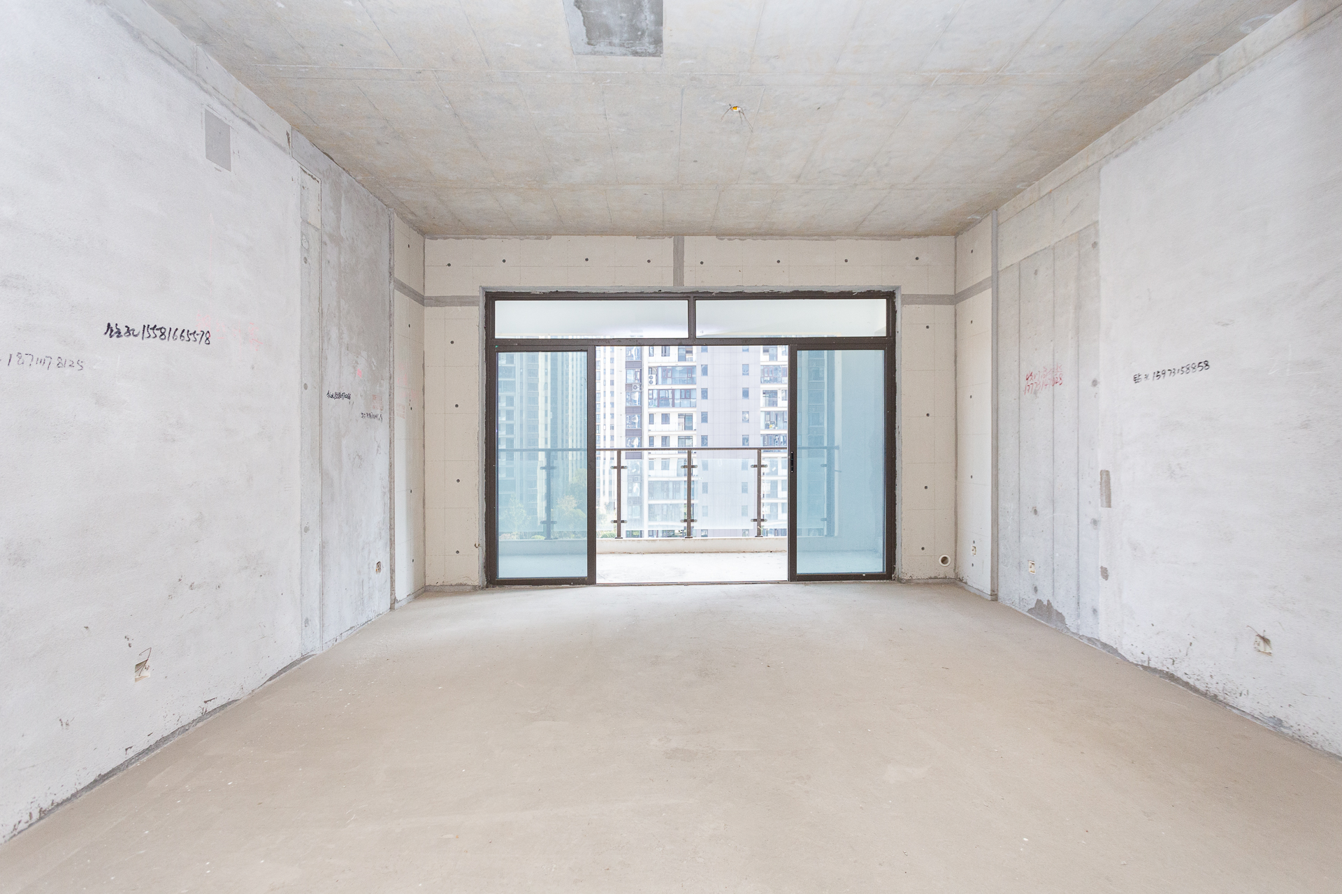 润和湘江天地AB区 4室2厅2卫 185.0万 润和湘江天地AB区 4室2厅2卫 185.0万客厅