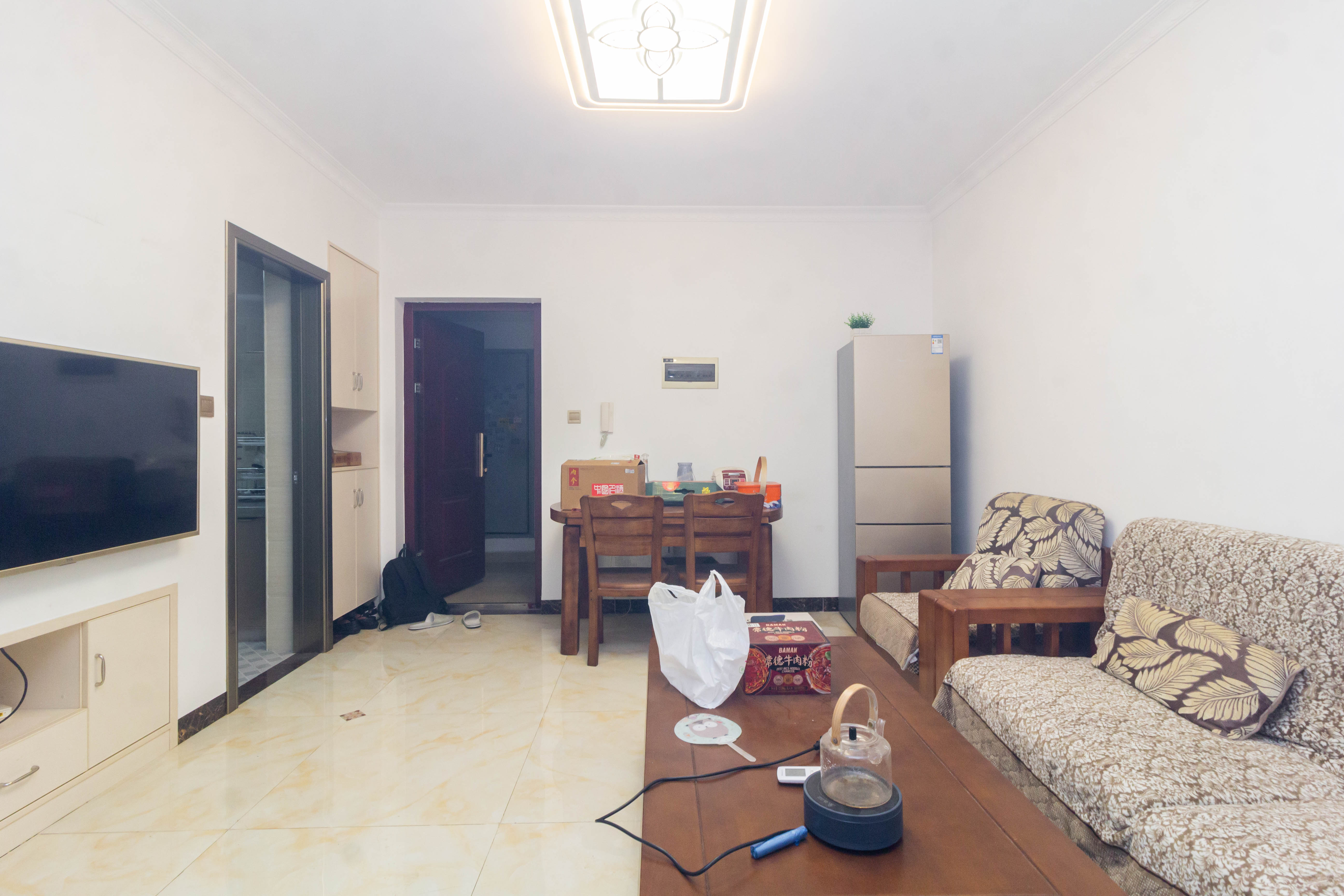 东方美地 2室2厅1卫 48.8万 东方美地 2室2厅1卫 48.8万客厅