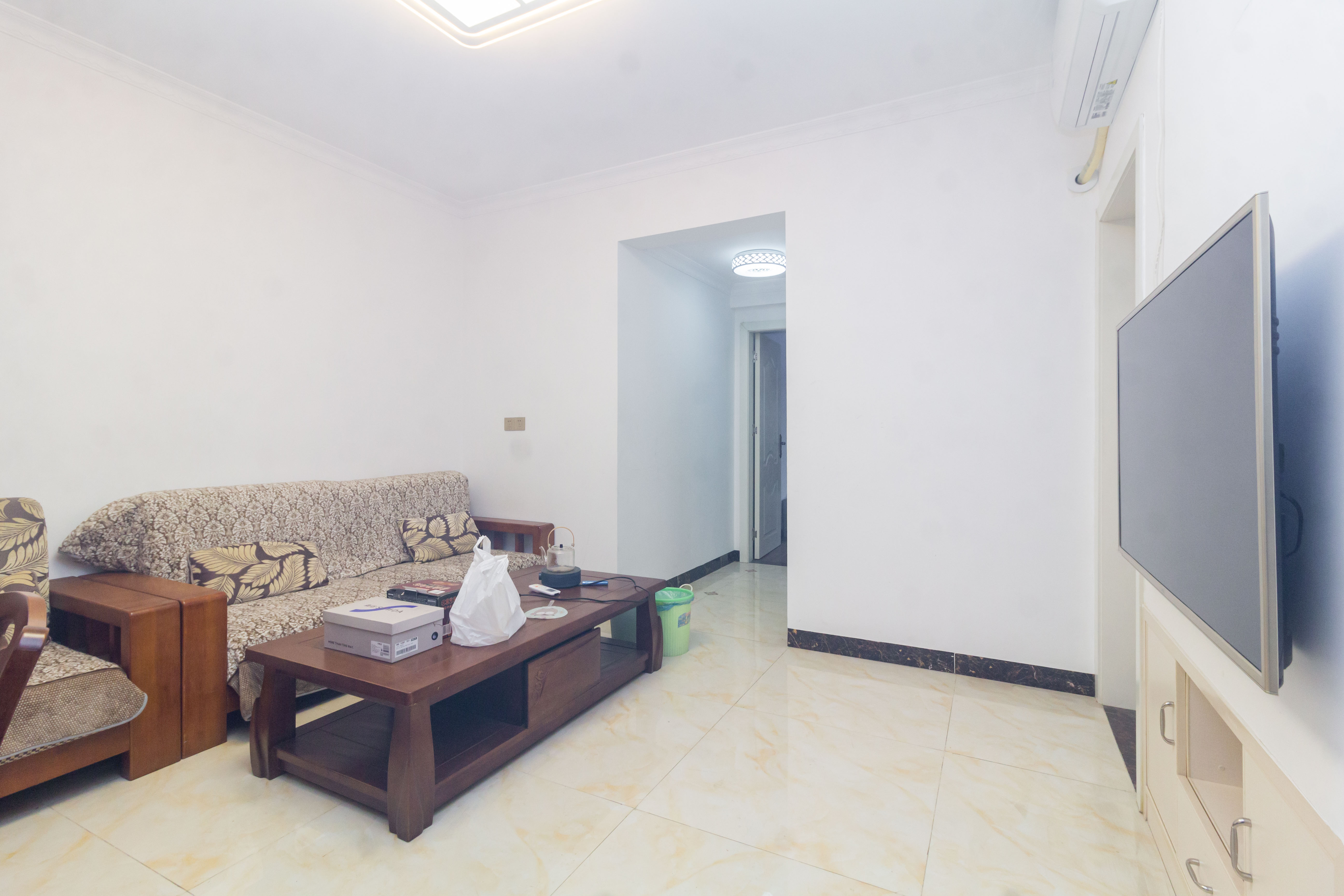 东方美地 2室2厅1卫 48.8万 东方美地 2室2厅1卫 48.8万客厅