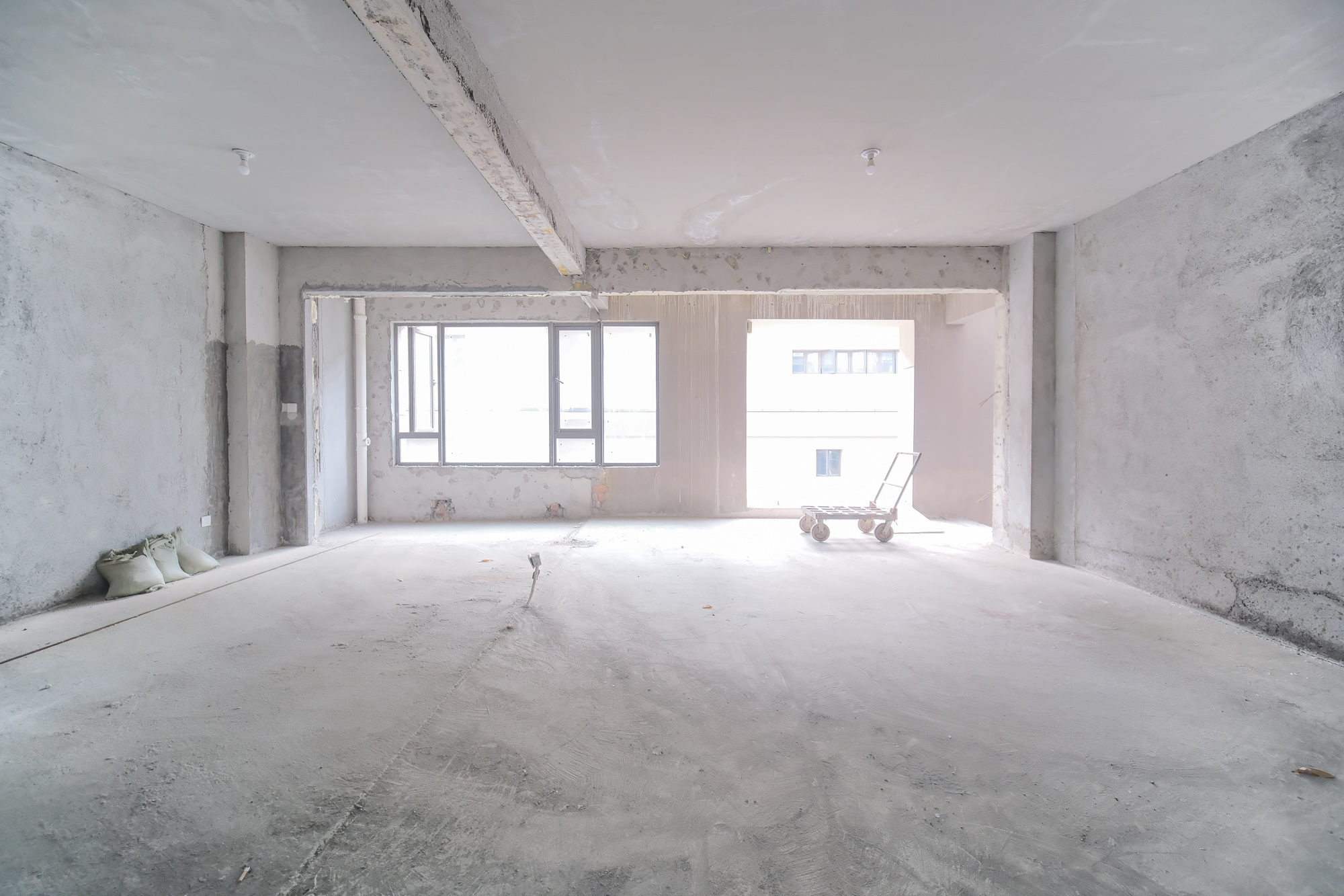 爱情公望府 5室2厅3卫 295.0万 爱情公望府 5室2厅3卫 295.0万卧室