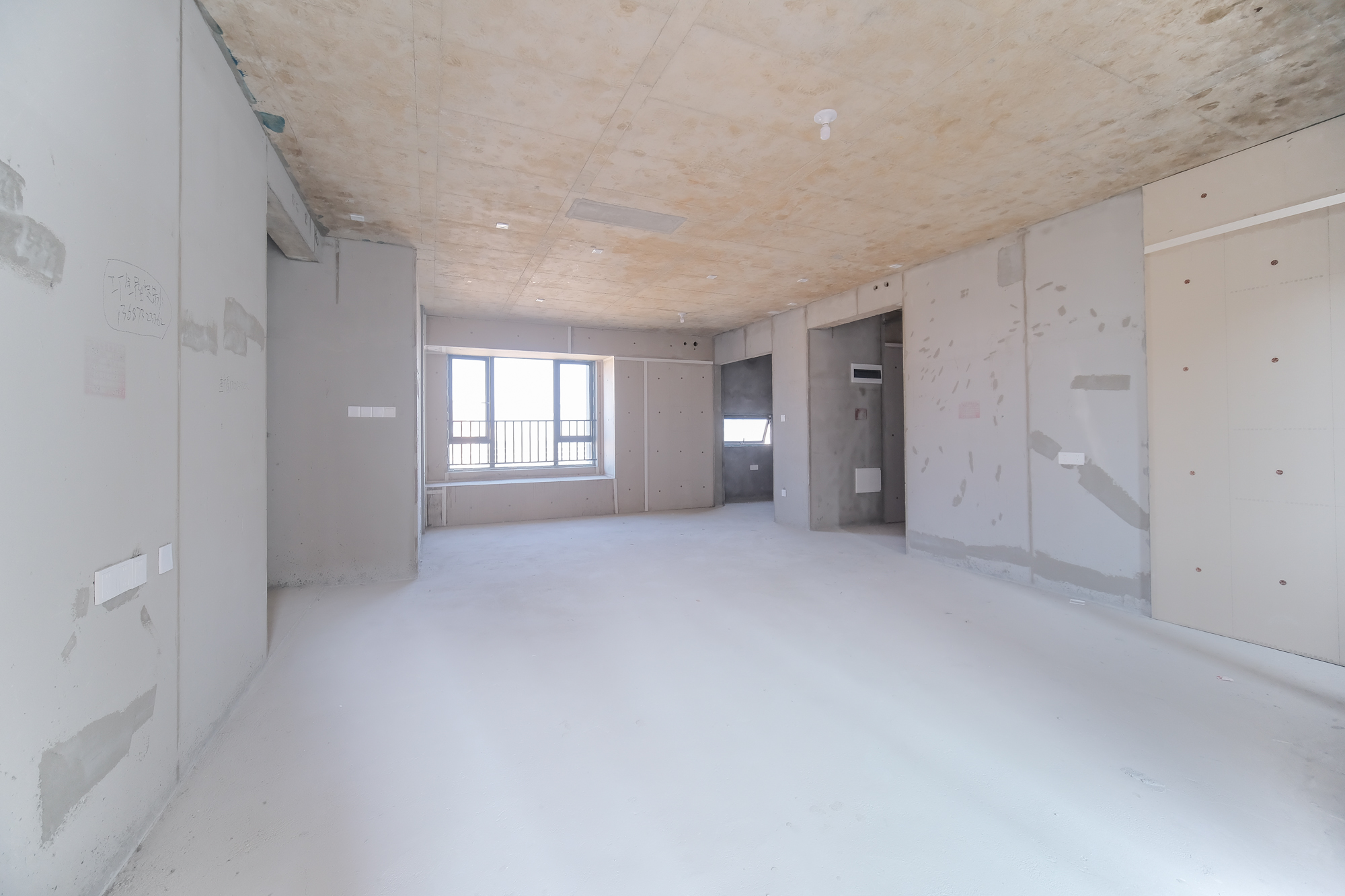 和顺府  5室2厅2卫    132.0万 和顺府  5室2厅2卫    132.0万客厅