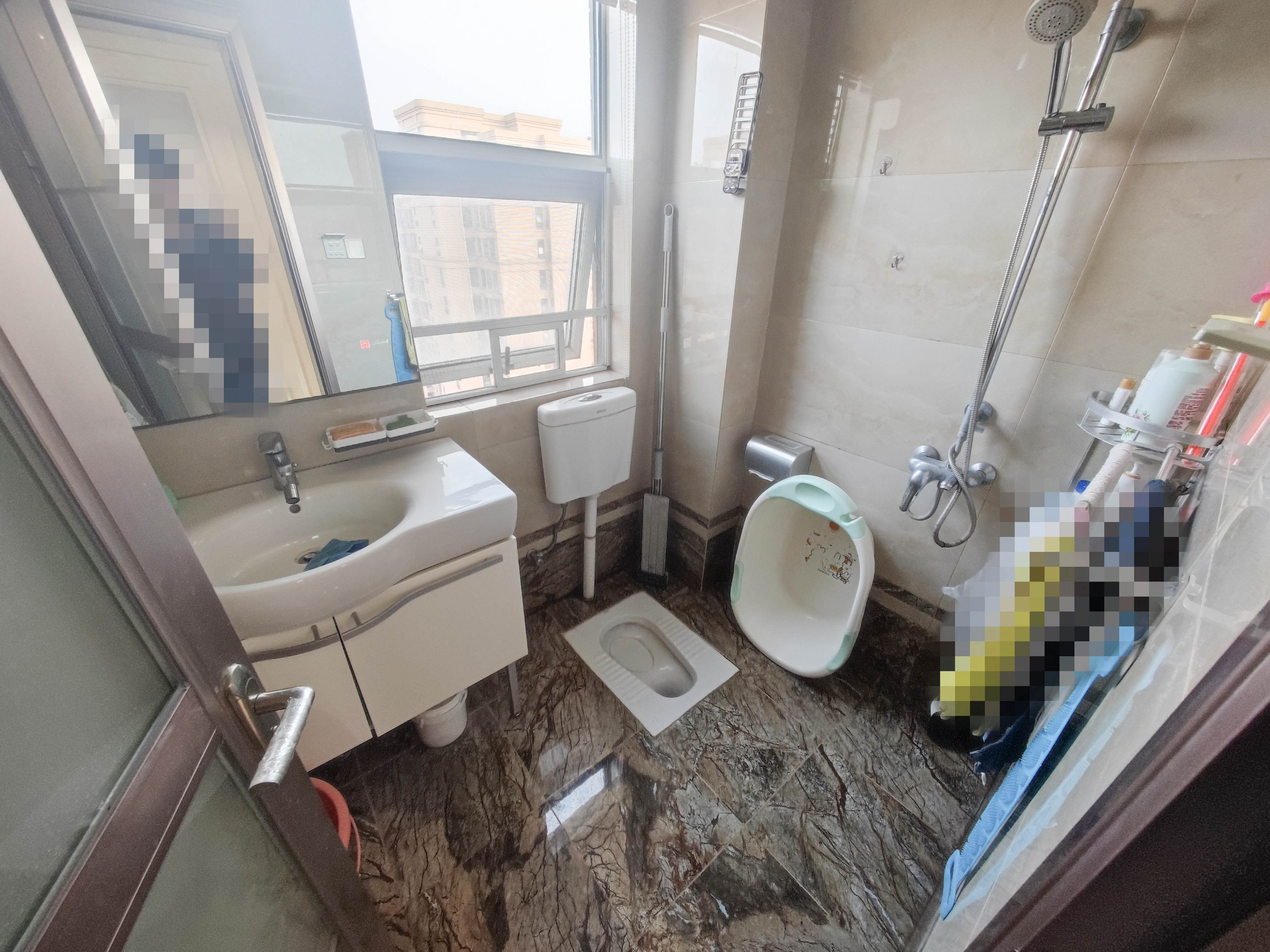 五矿万境水岸二期（五矿万境水岸和苑）  4室2厅2卫   216.00万卫生间