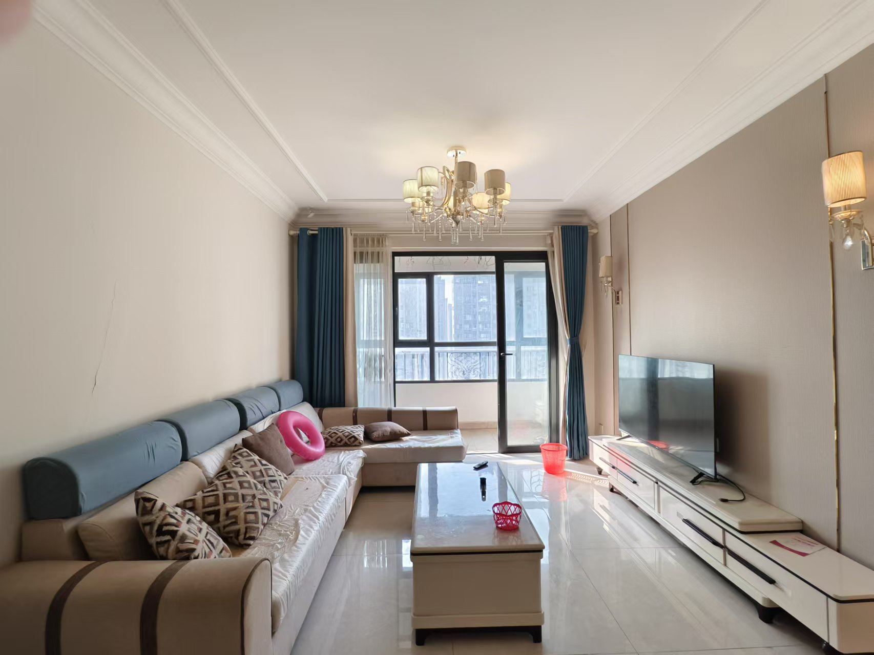 恒大华府  3室2厅1卫    76.0万 恒大华府  3室2厅1卫    76.0万室内图