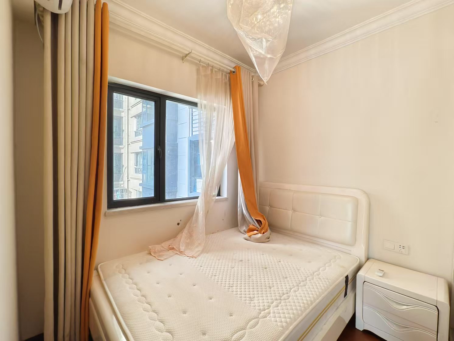 恒大华府  3室2厅1卫    76.0万 恒大华府  3室2厅1卫    76.0万室内图