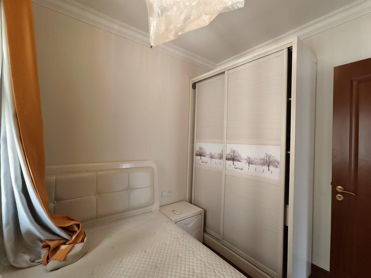 恒大华府  3室2厅1卫    76.0万 恒大华府  3室2厅1卫    76.0万室内图