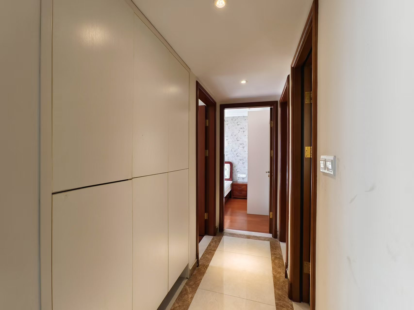 恒大华府  3室2厅1卫    76.0万 恒大华府  3室2厅1卫    76.0万室内图