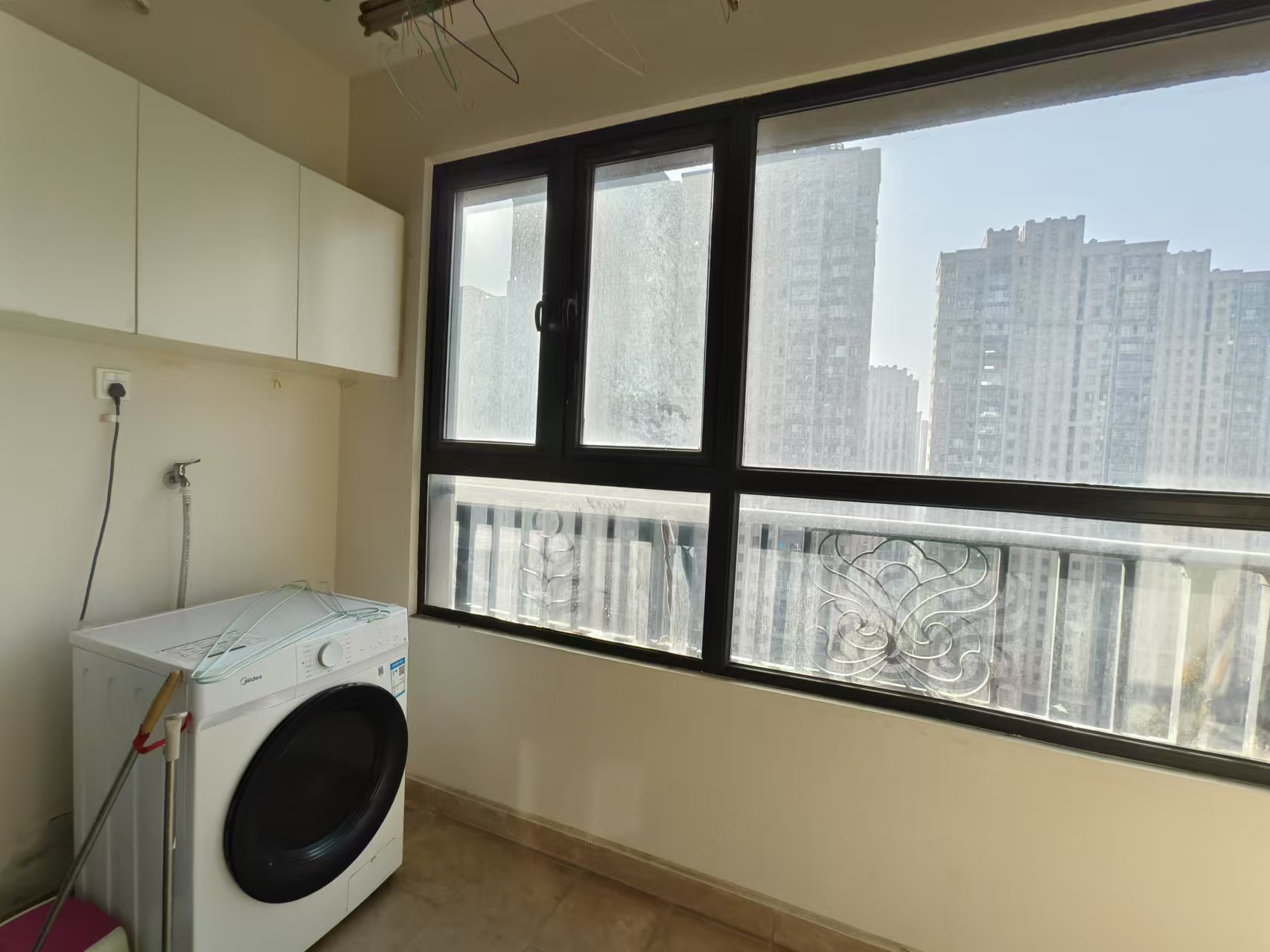 恒大华府  3室2厅1卫    76.0万 恒大华府  3室2厅1卫    76.0万室内图