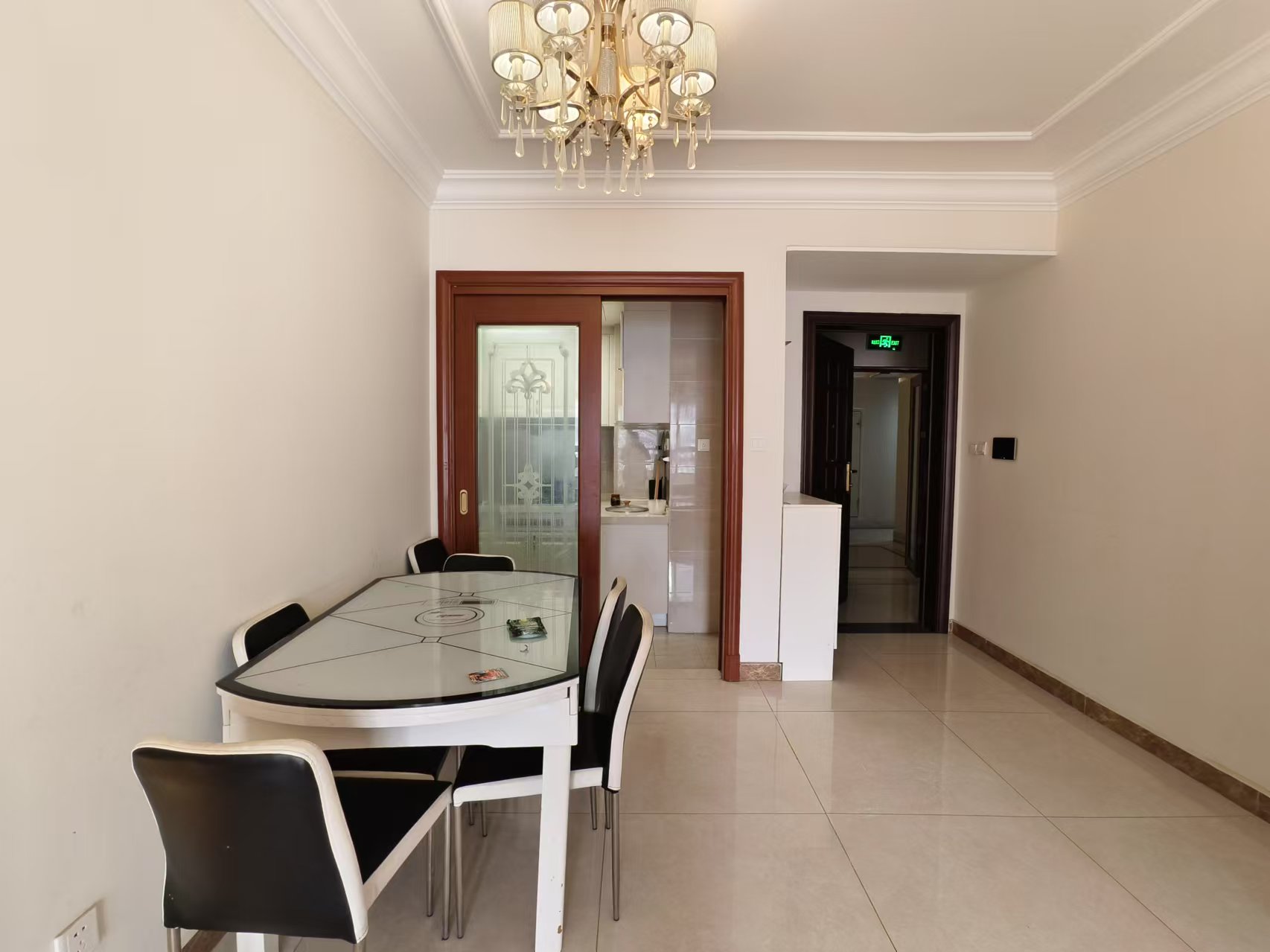 恒大华府  3室2厅1卫    76.0万 恒大华府  3室2厅1卫    76.0万室内图