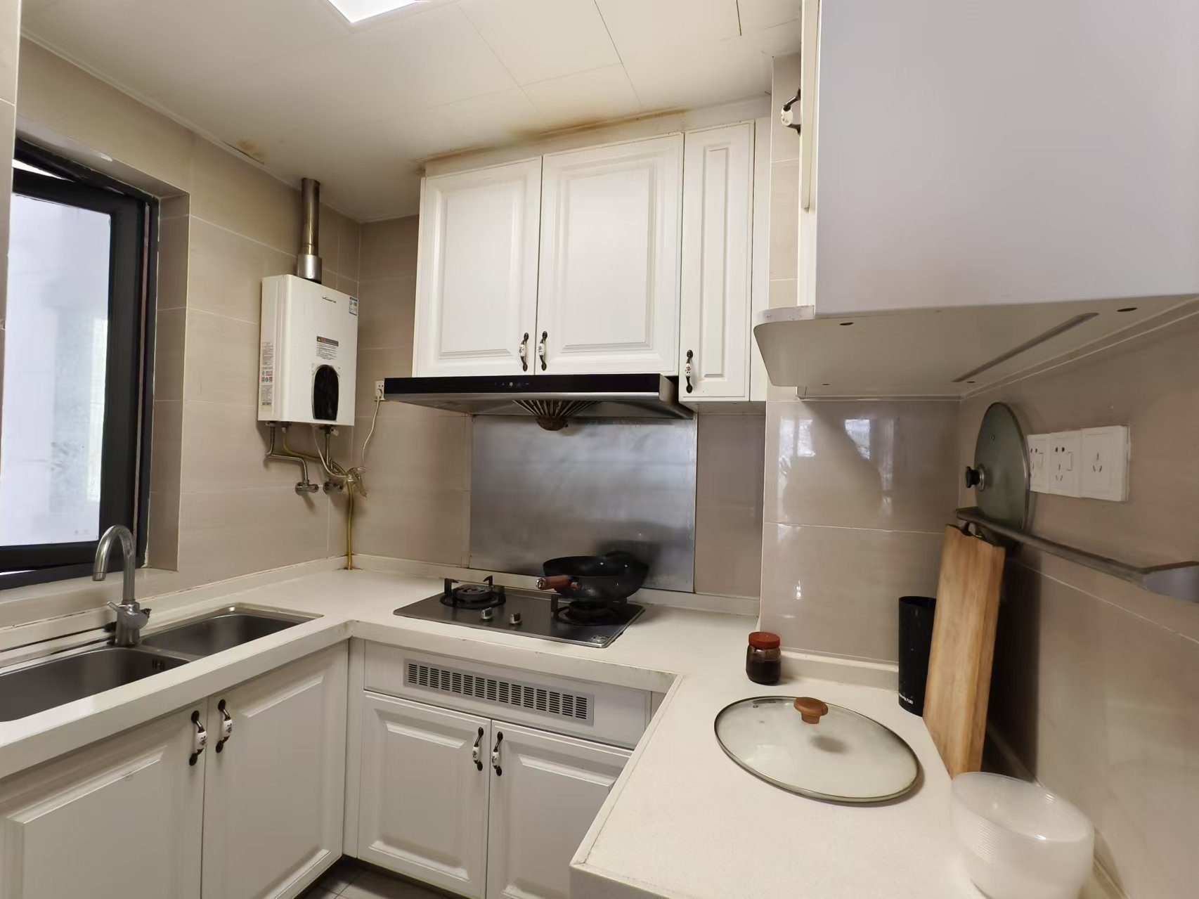 恒大华府  3室2厅1卫    76.0万 恒大华府  3室2厅1卫    76.0万室内图