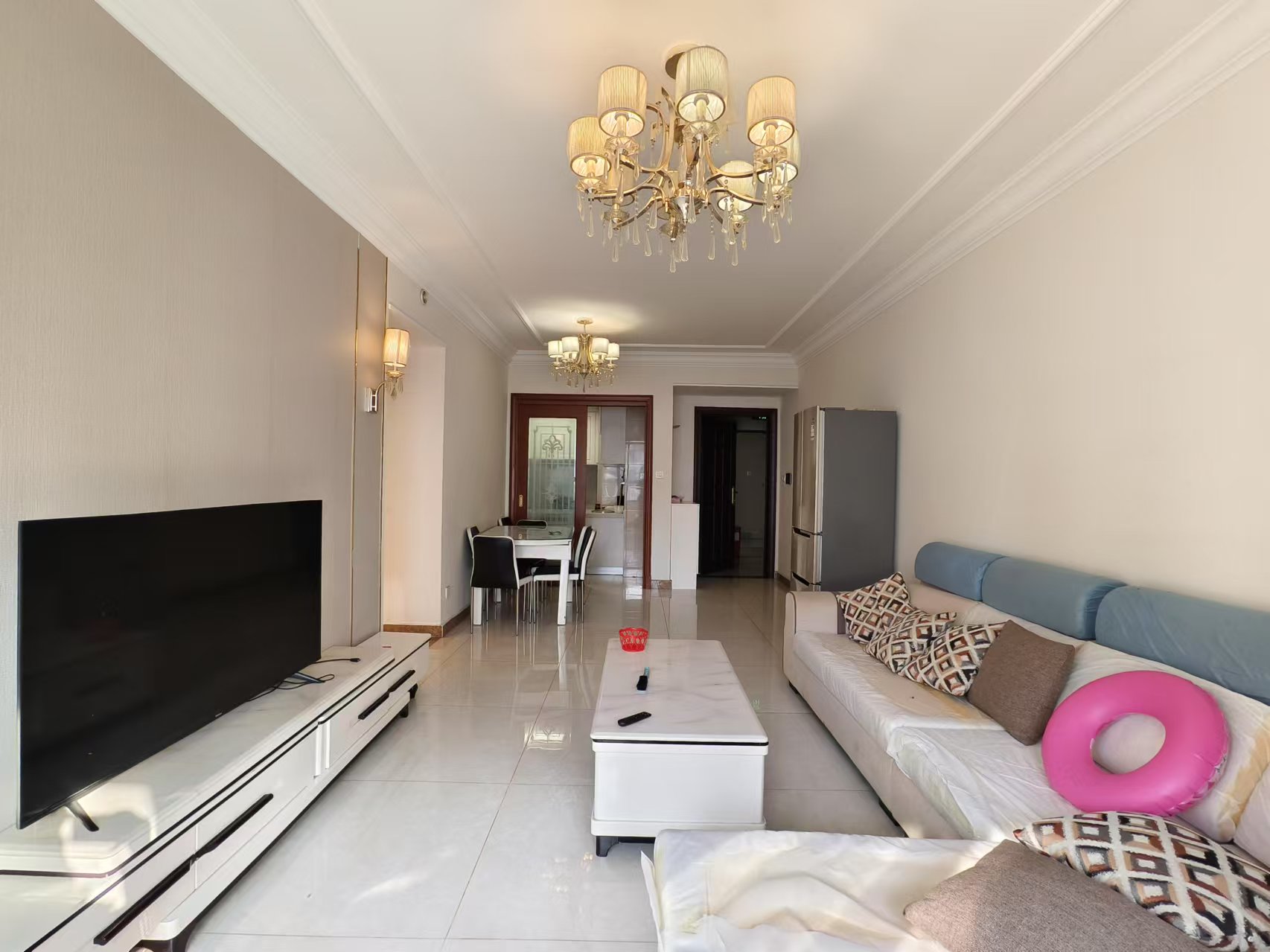 恒大华府  3室2厅1卫    76.0万 恒大华府  3室2厅1卫    76.0万室内图