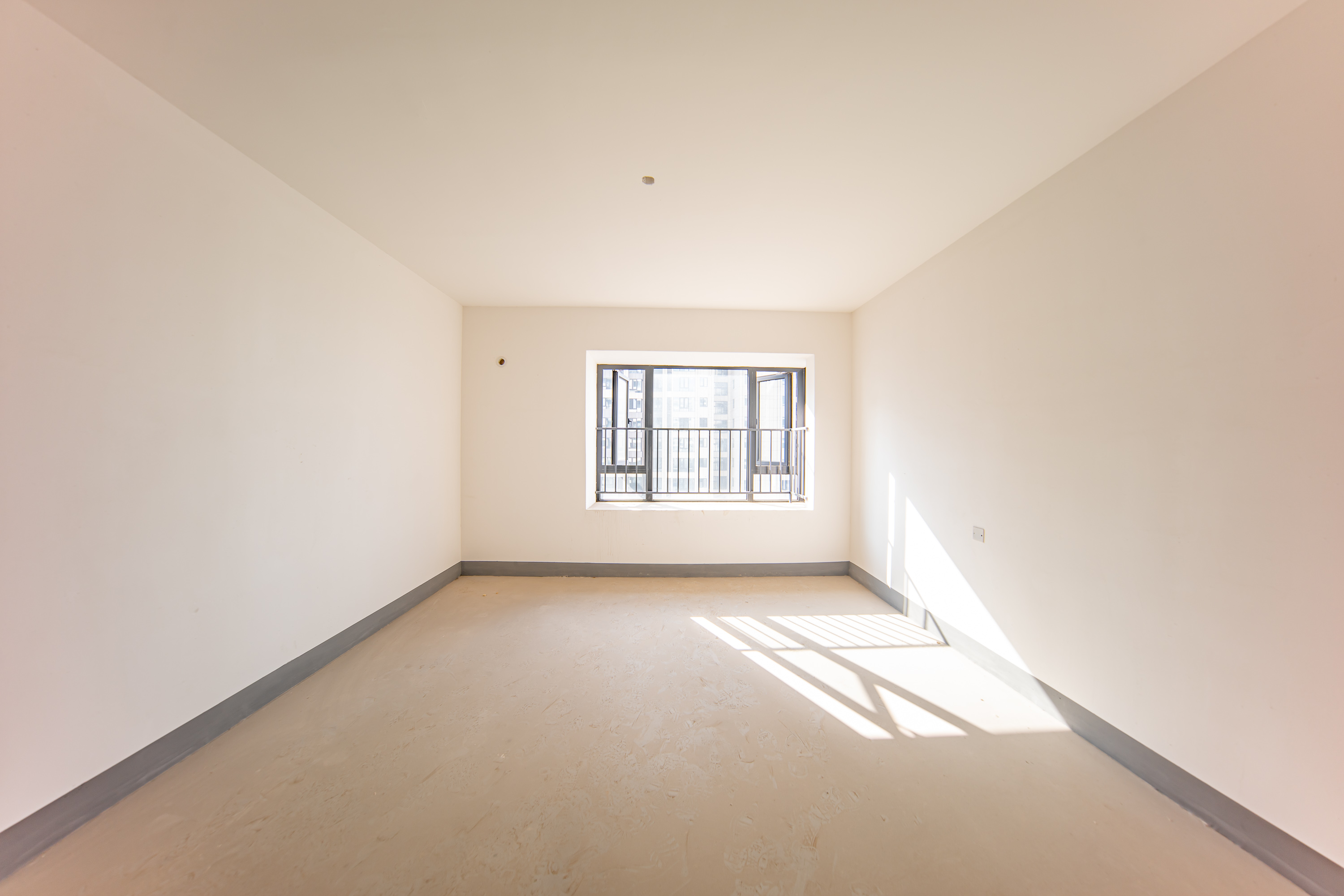 建投象山国际  4室2厅2卫   175.00万卧室