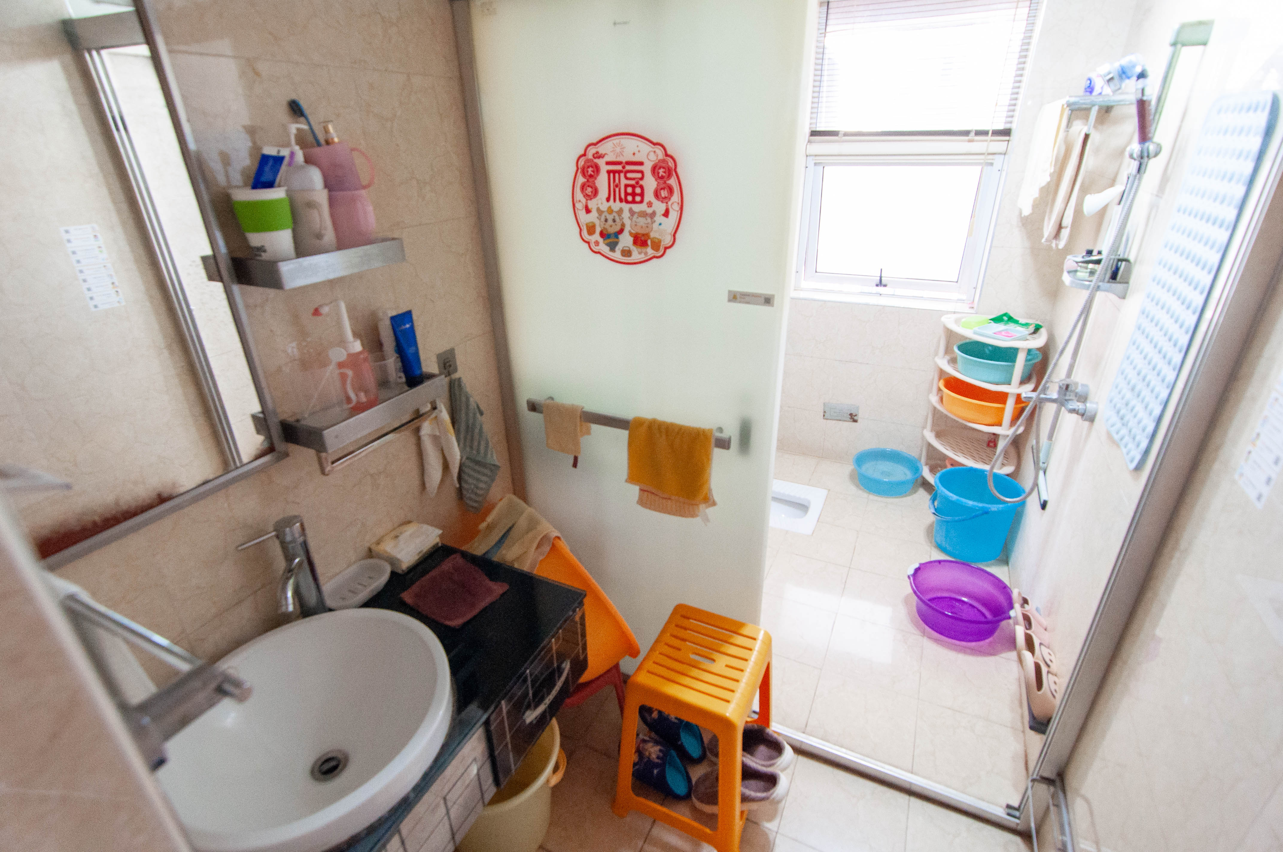 西点公园里  3室2厅2卫   188.00万卫生间