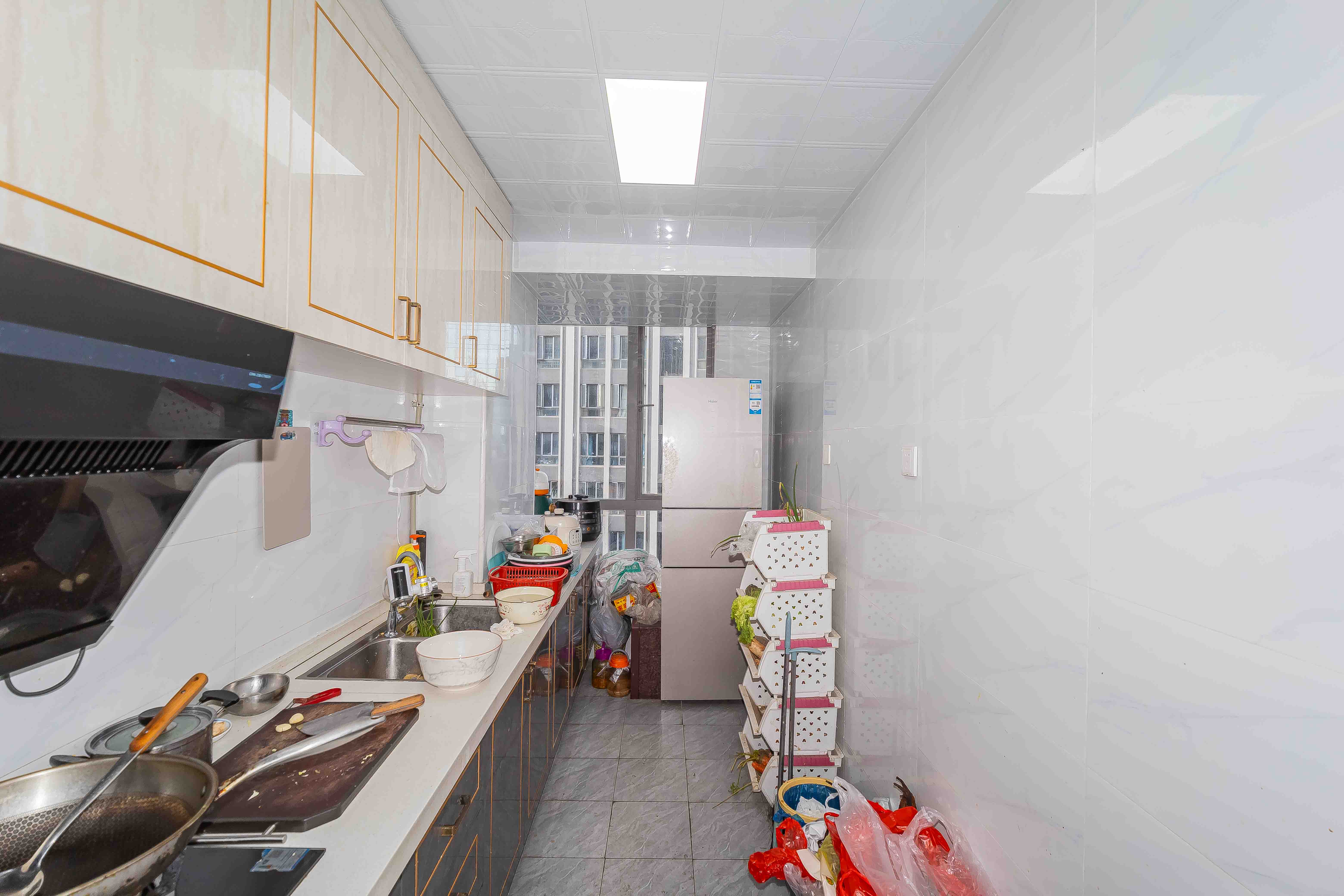 建鸿达华都(华都小户型及大华写字楼)  4室2厅2卫    248.0万 建鸿达华都(华都小户型及大华写字楼)  4室2厅2卫    248.0万厨房