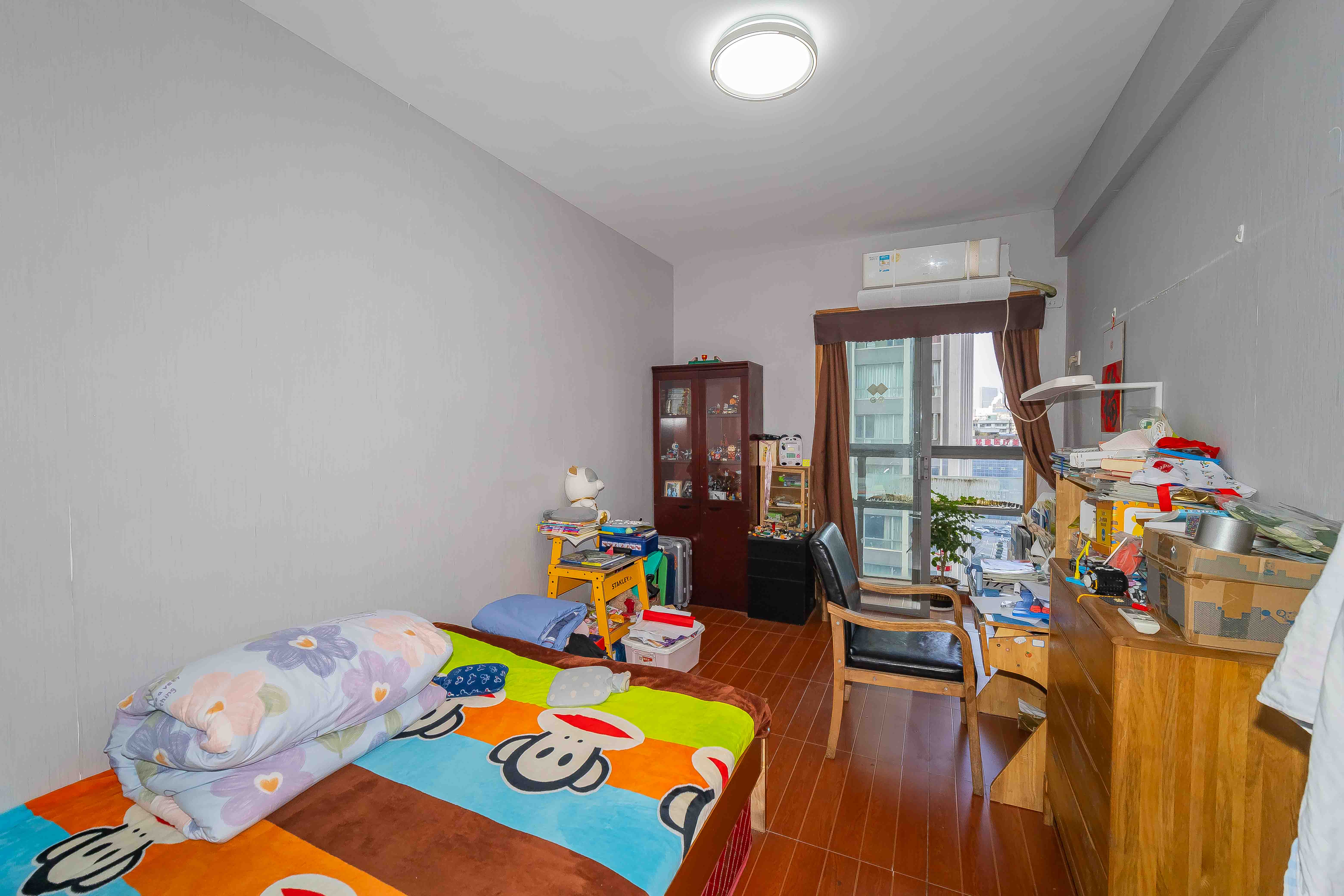 建鸿达华都(华都小户型及大华写字楼)  4室2厅2卫    248.0万 建鸿达华都(华都小户型及大华写字楼)  4室2厅2卫    248.0万卧室