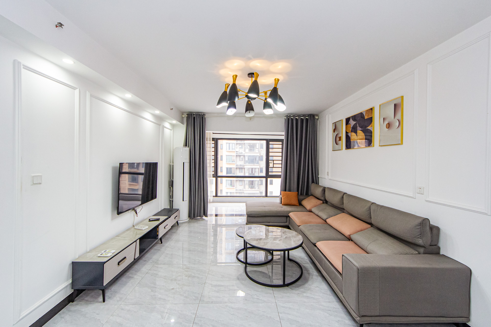 北辰三角洲E7区 3室2厅2卫 175.0万 北辰三角洲E7区 3室2厅2卫 175.0万客厅