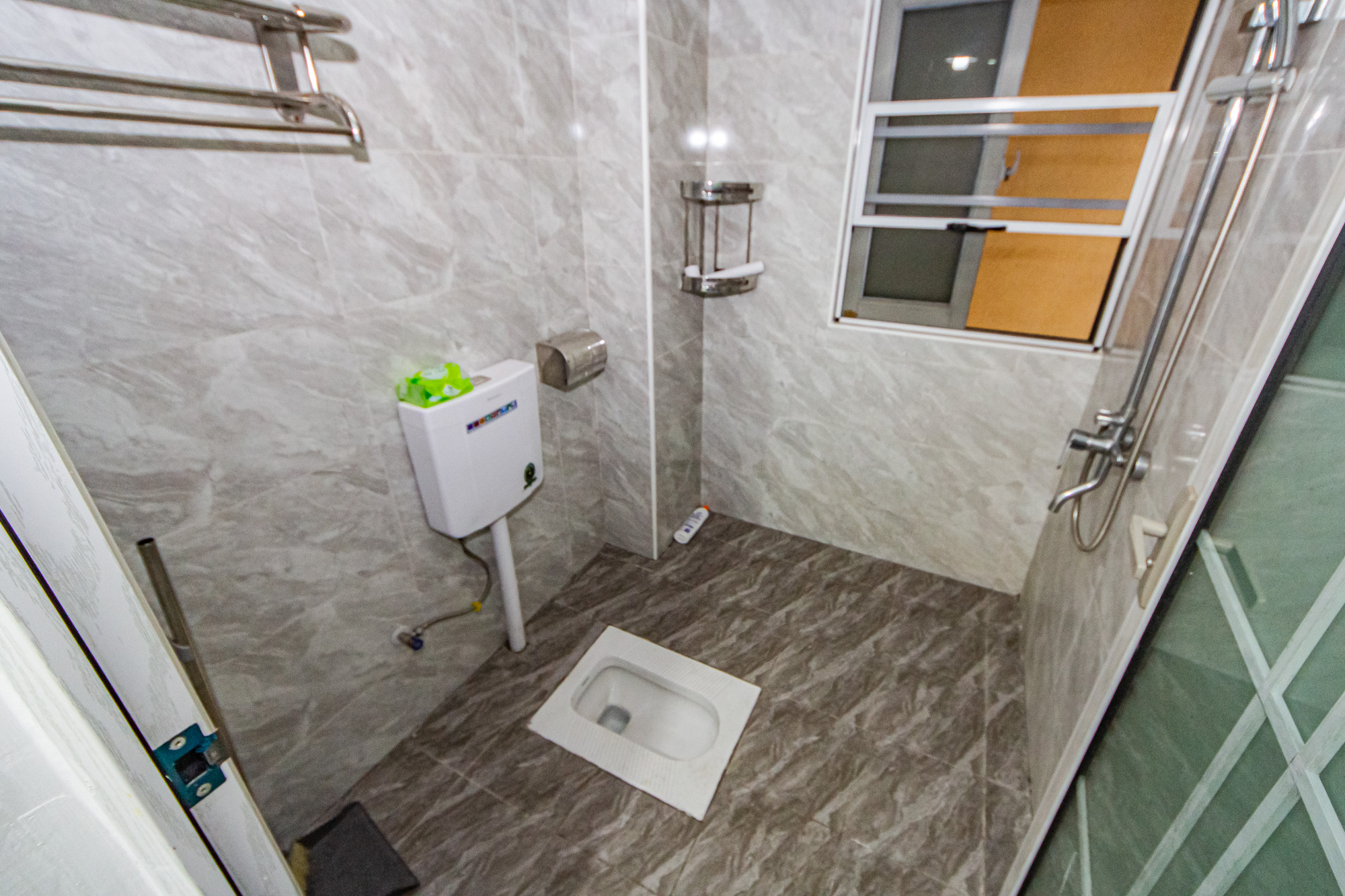 北辰三角洲E7区 3室2厅2卫 175.0万 北辰三角洲E7区 3室2厅2卫 175.0万卫生间