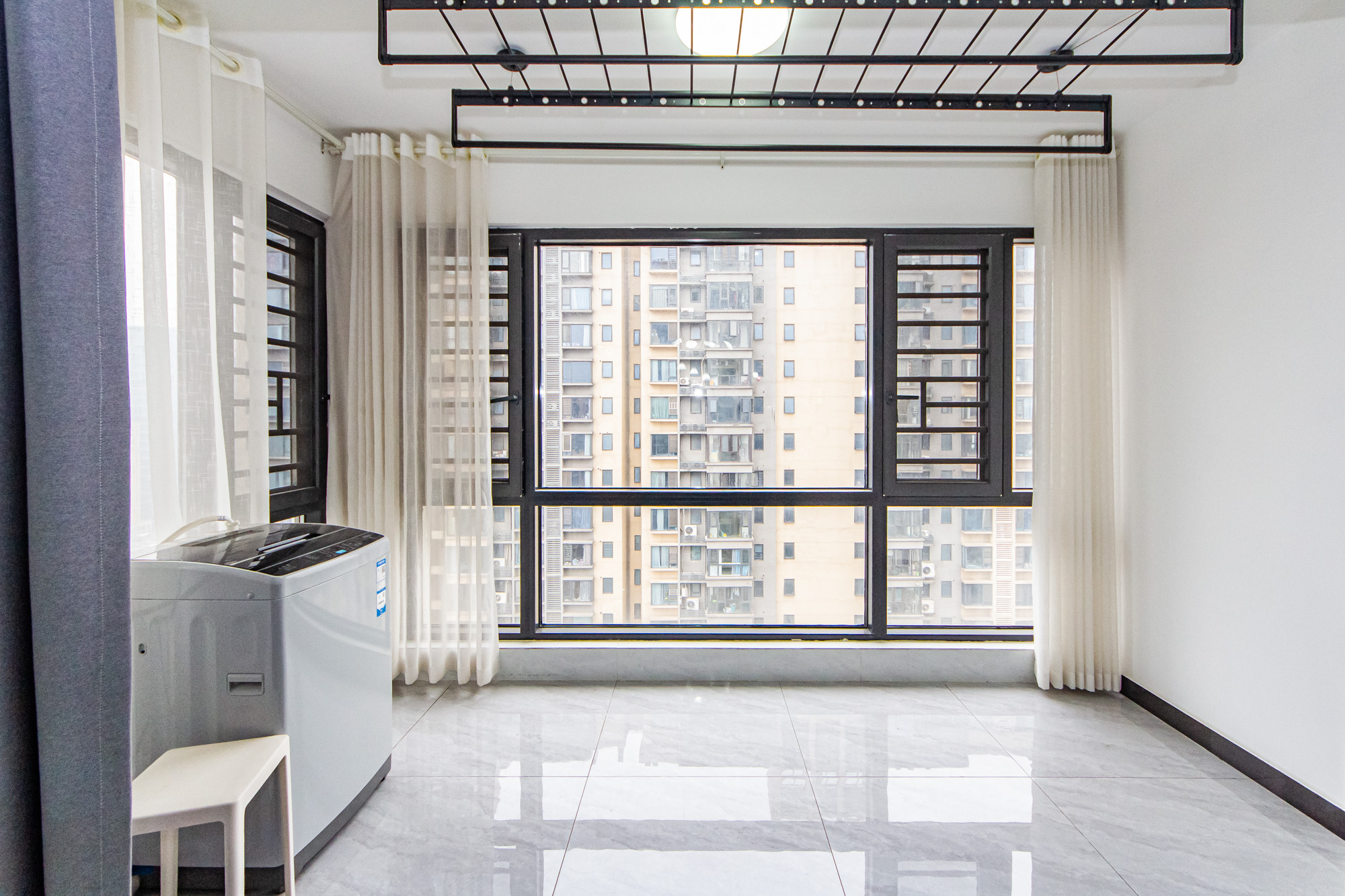 北辰三角洲E7区 3室2厅2卫 175.0万 北辰三角洲E7区 3室2厅2卫 175.0万阳台