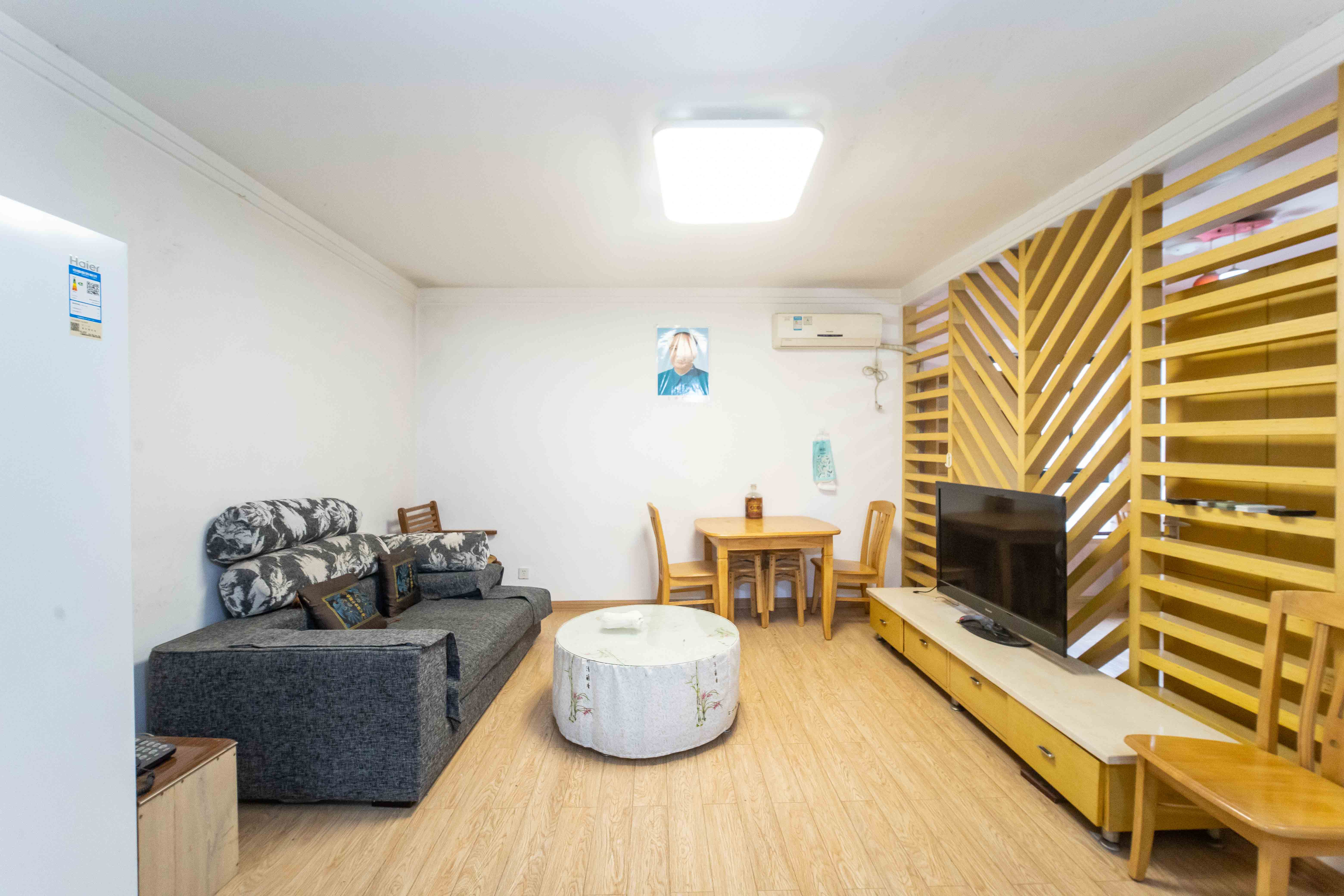 东玺门  2室2厅1卫    62.1万 东玺门  2室2厅1卫    62.1万客厅