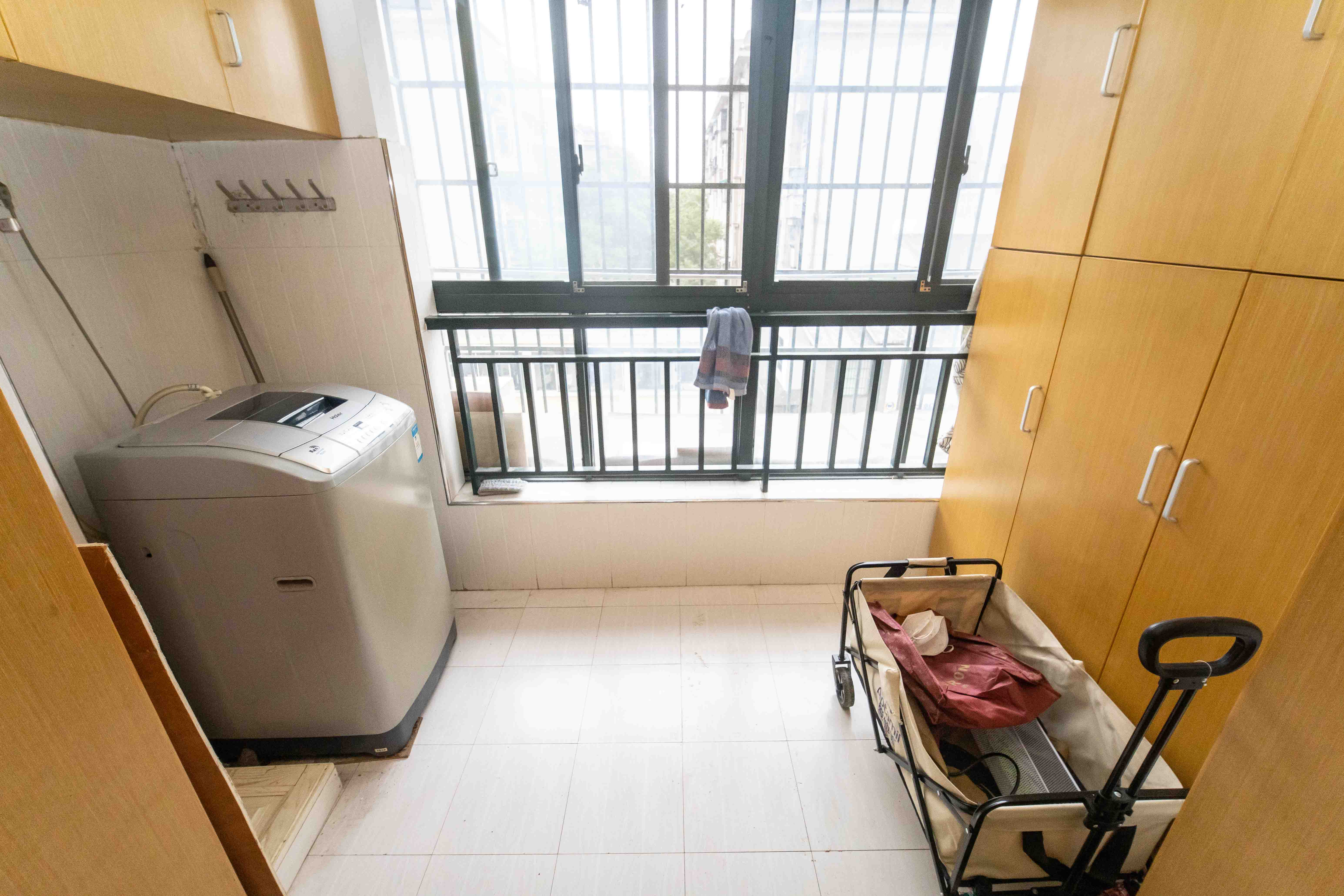 东玺门  2室2厅1卫    62.1万 东玺门  2室2厅1卫    62.1万阳台