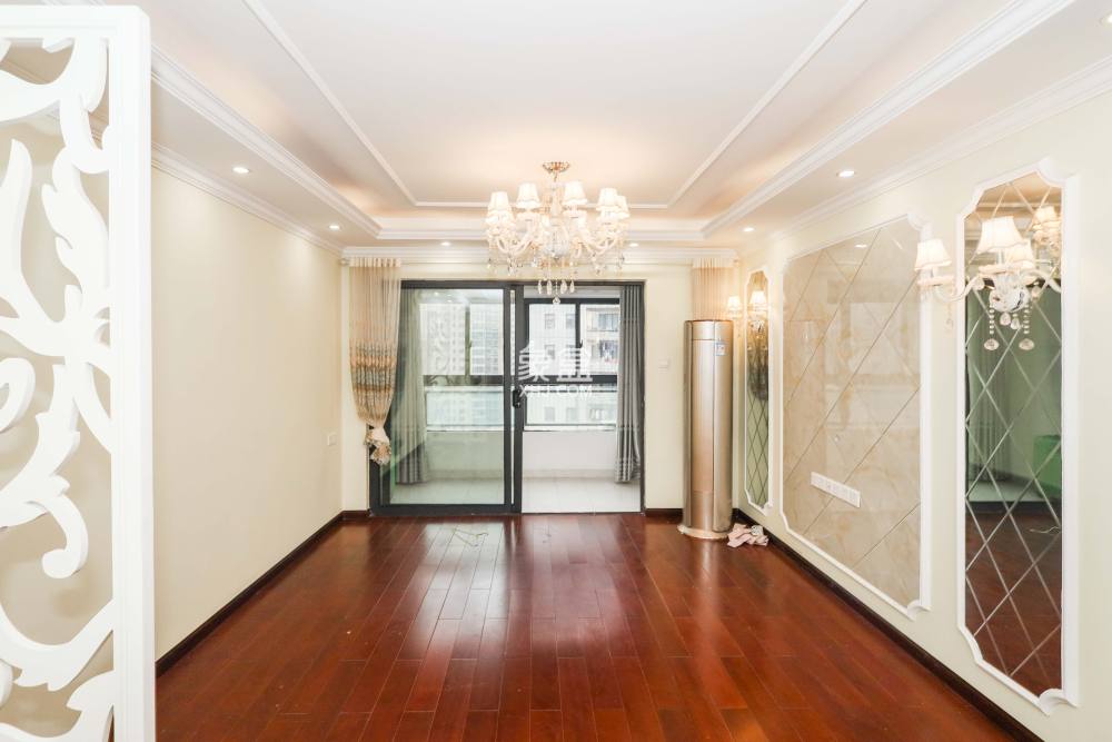 好莱城（弘德西街）  3室2厅1卫    88.0万