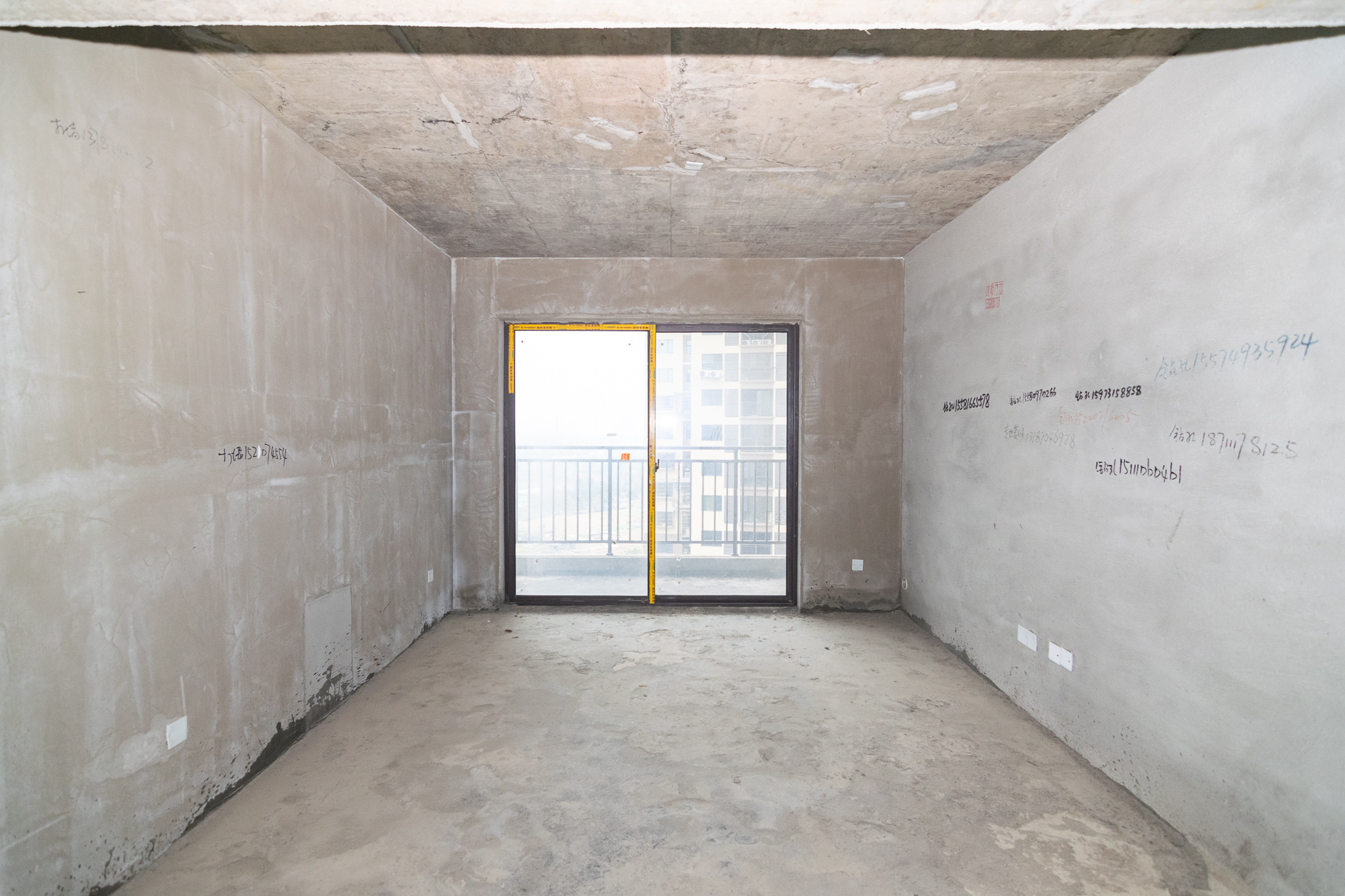 长郡旁牛津街(瑞凯滨江雅苑) 3室2厅1卫 52.8万 长郡旁牛津街(瑞凯滨江雅苑) 3室2厅1卫 52.8万客厅