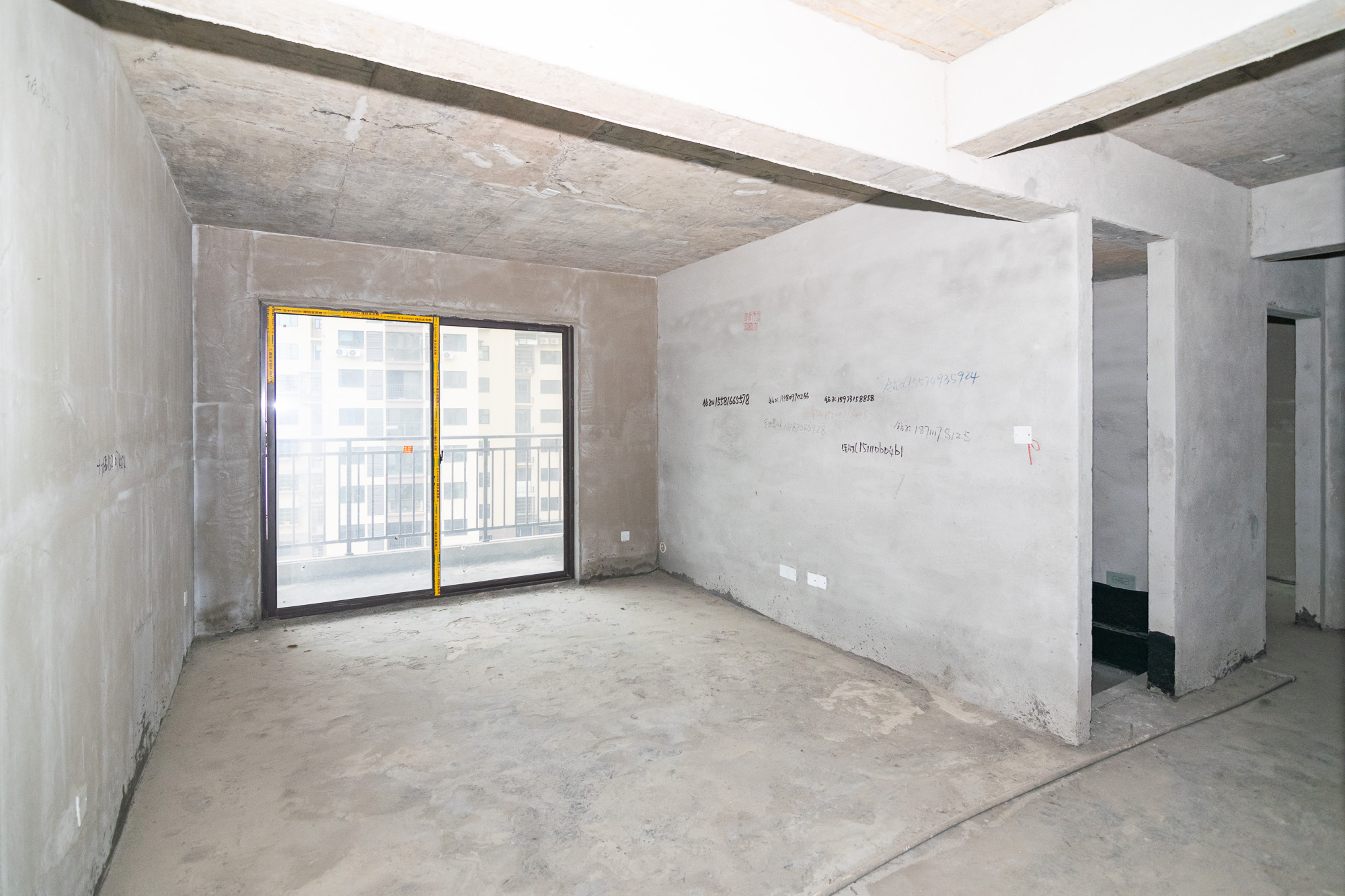 长郡旁牛津街(瑞凯滨江雅苑) 3室2厅1卫 52.8万 长郡旁牛津街(瑞凯滨江雅苑) 3室2厅1卫 52.8万客厅