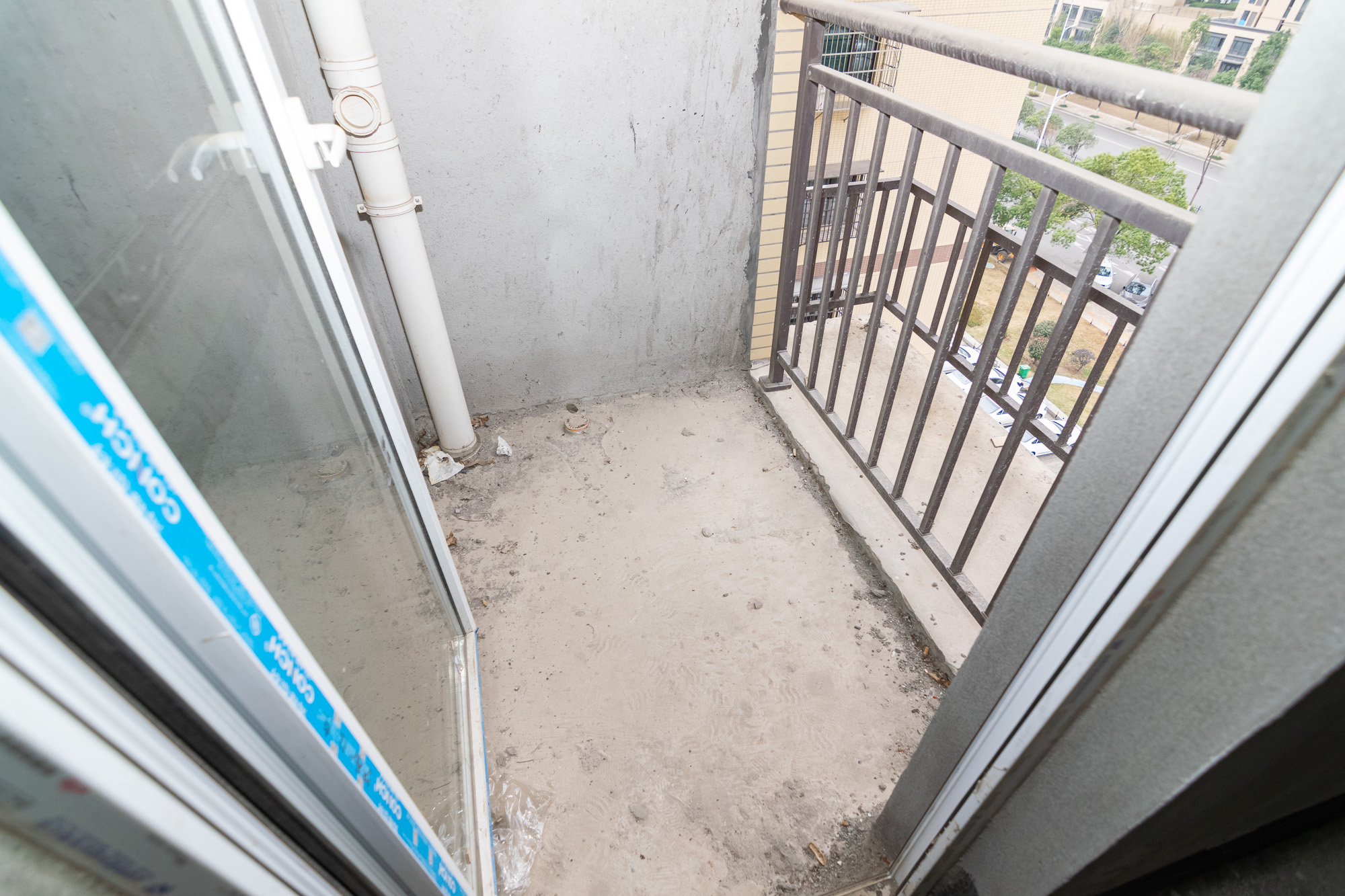 长郡旁牛津街(瑞凯滨江雅苑) 3室2厅1卫 52.8万 长郡旁牛津街(瑞凯滨江雅苑) 3室2厅1卫 52.8万阳台