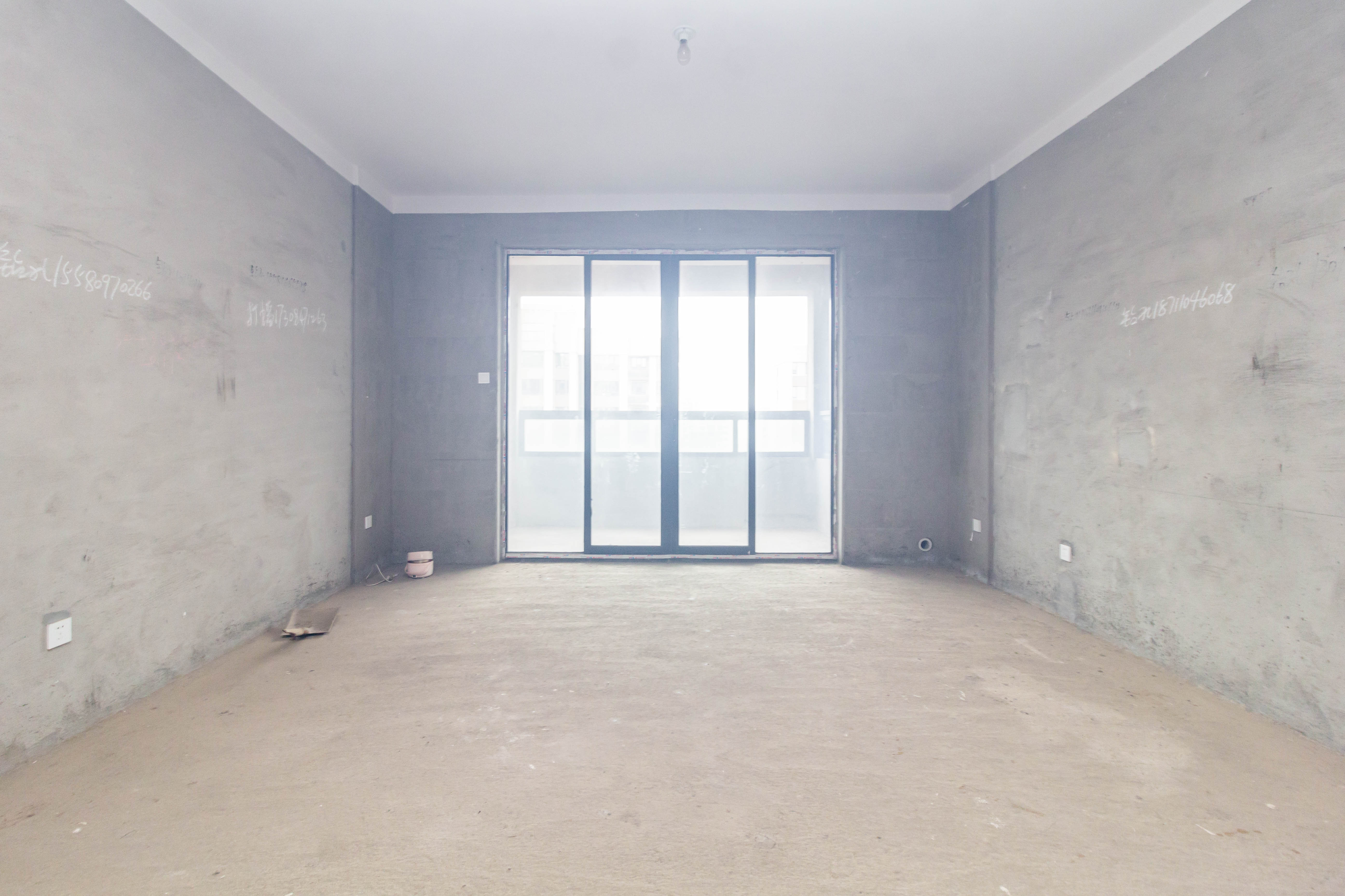 长房东云台 4室2厅2卫 120.0万 长房东云台 4室2厅2卫 120.0万客厅