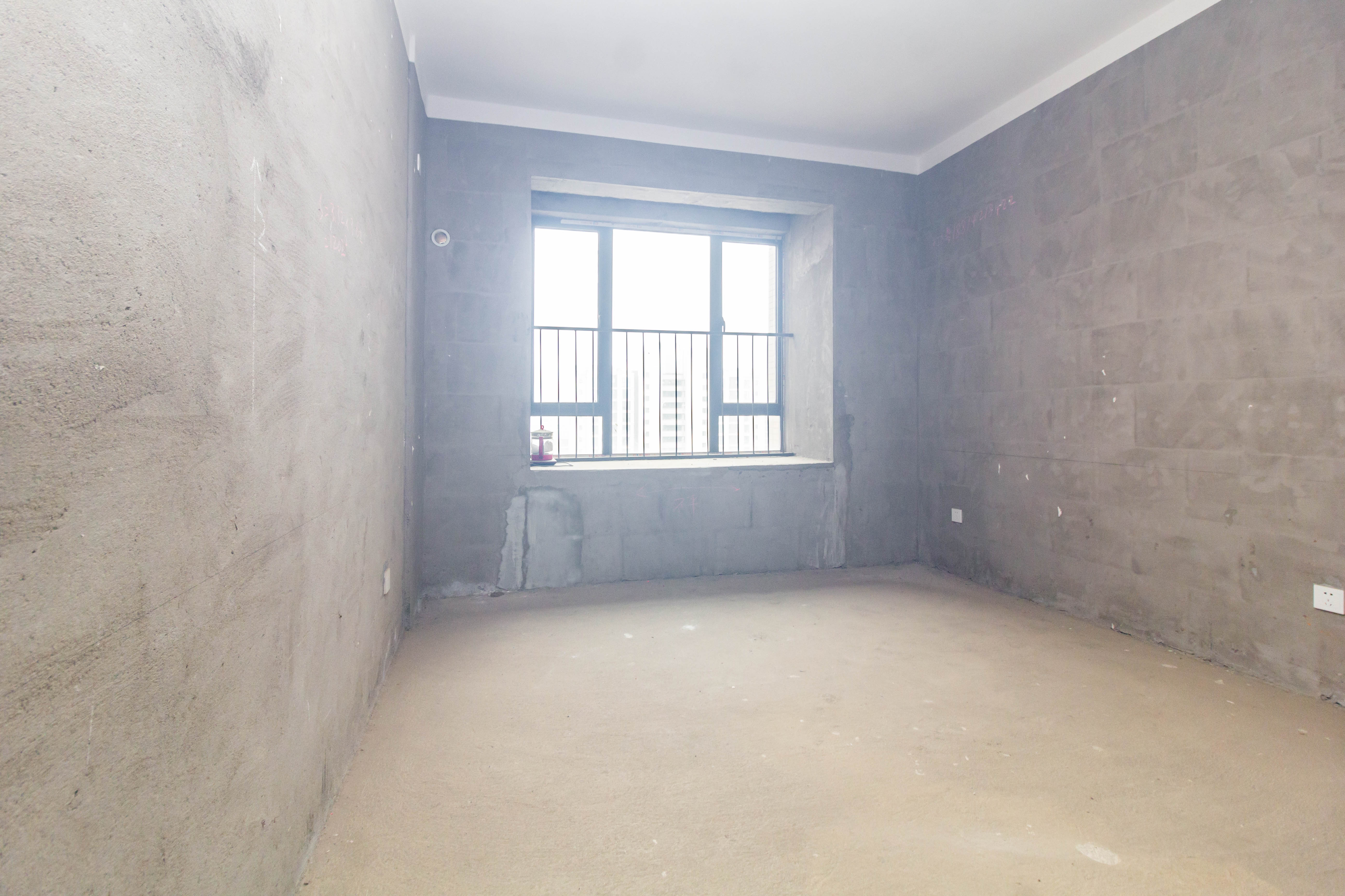 长房东云台 4室2厅2卫 120.0万 长房东云台 4室2厅2卫 120.0万卧室