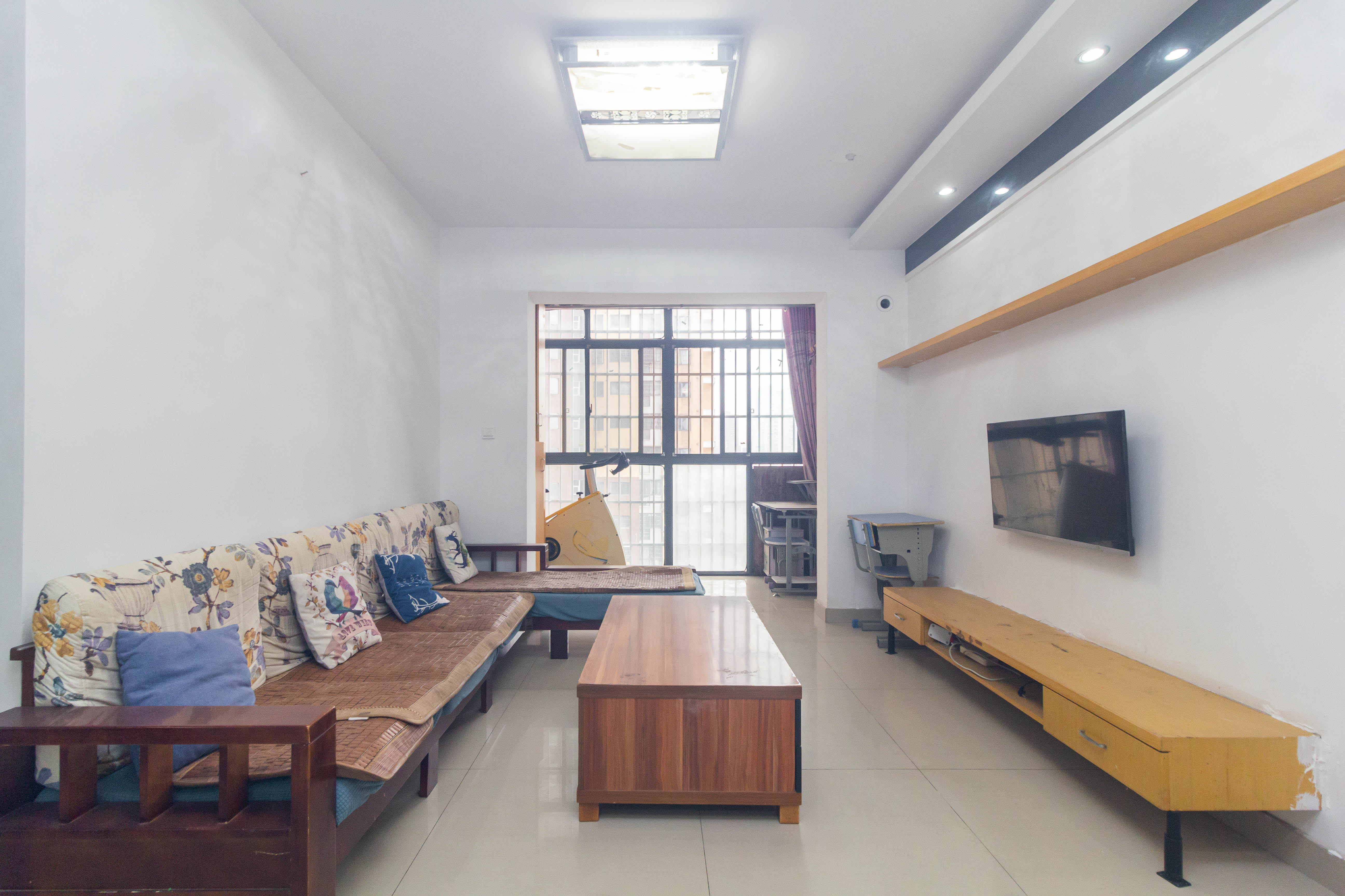 中国铁建国际城一期  3室2厅1卫    51.8万 中国铁建国际城一期  3室2厅1卫    51.8万