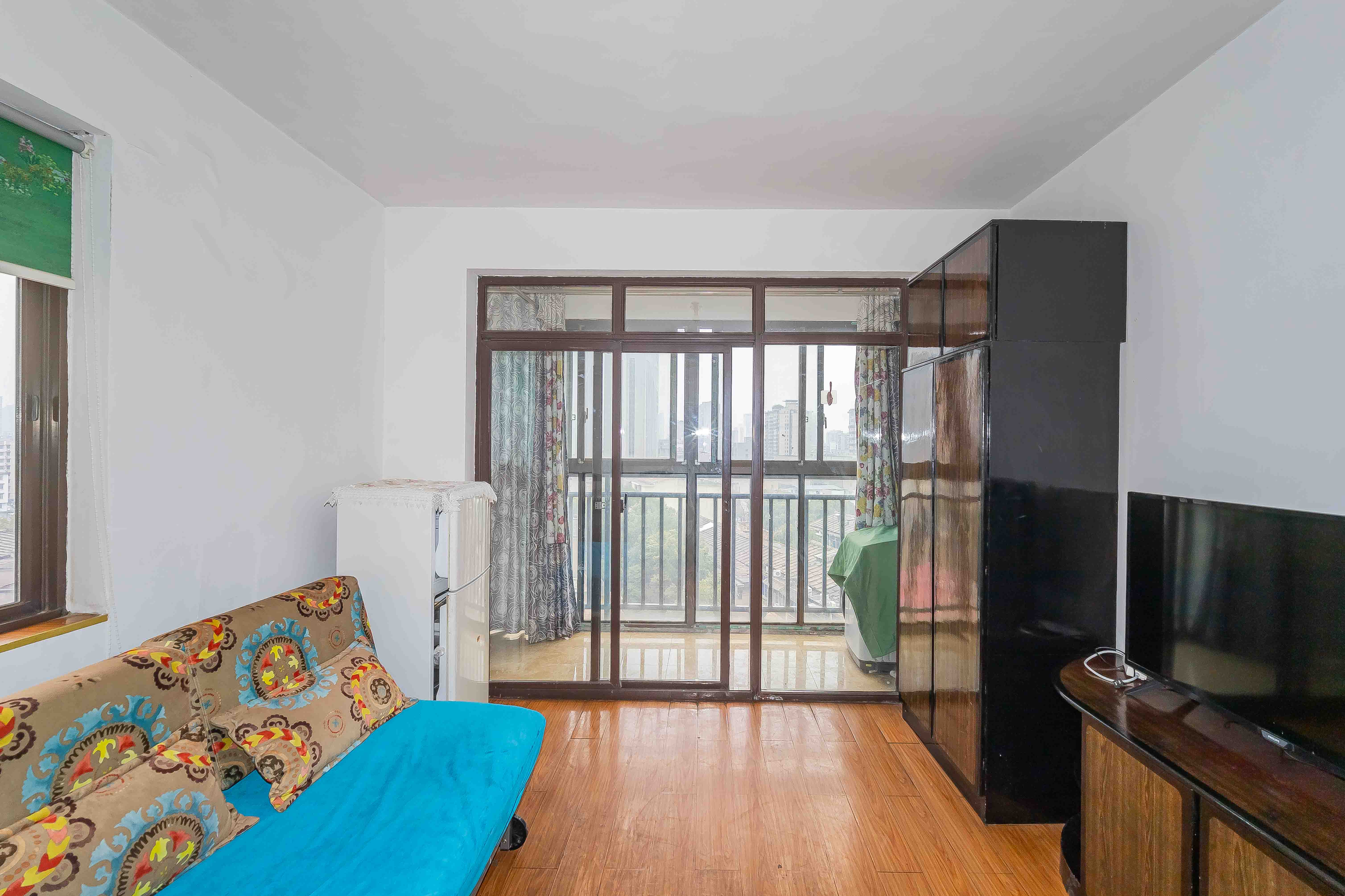 晨兴家园  2室1厅1卫    60.0万客厅