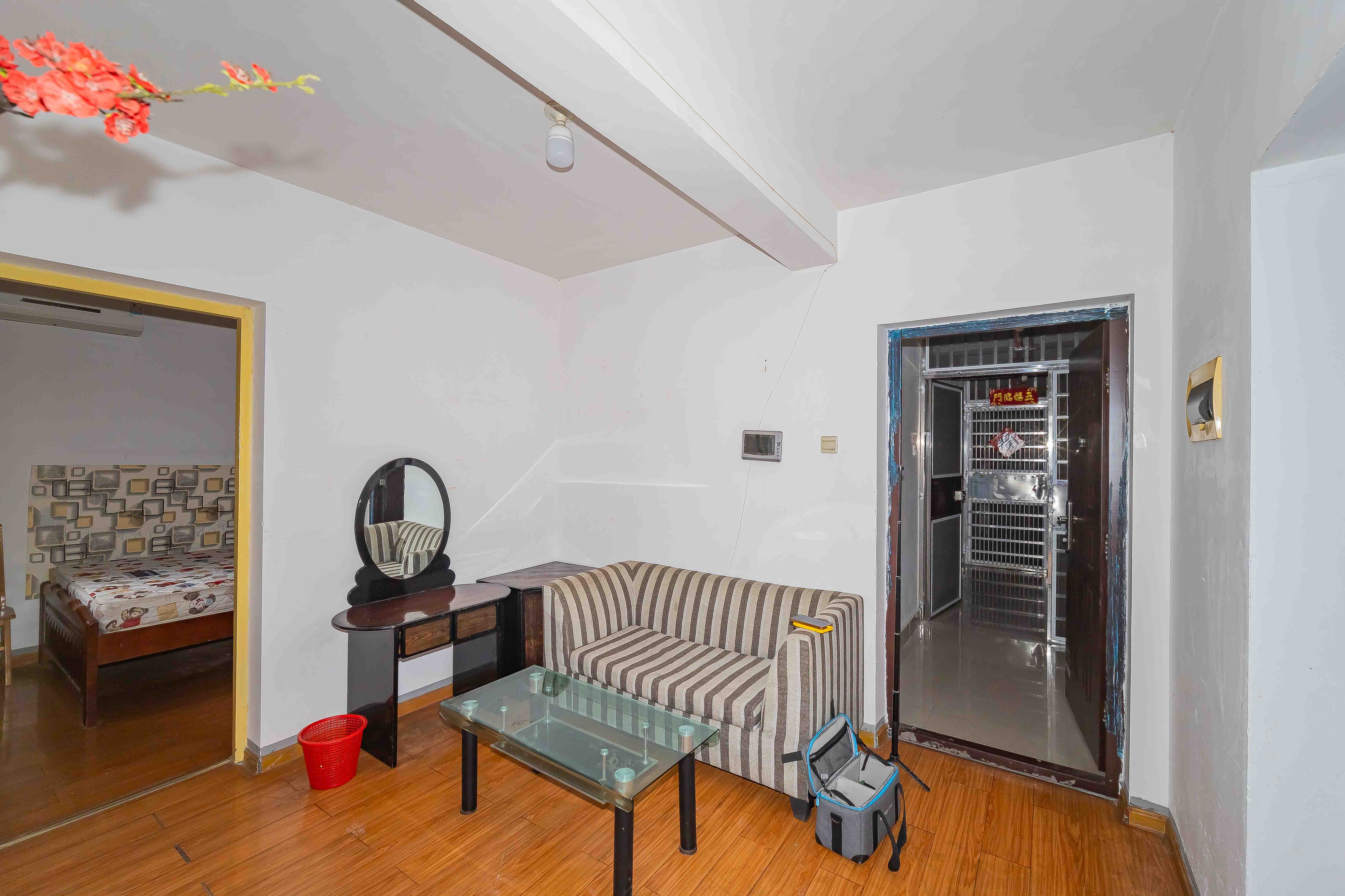 晨兴家园  2室1厅1卫    60.0万客厅