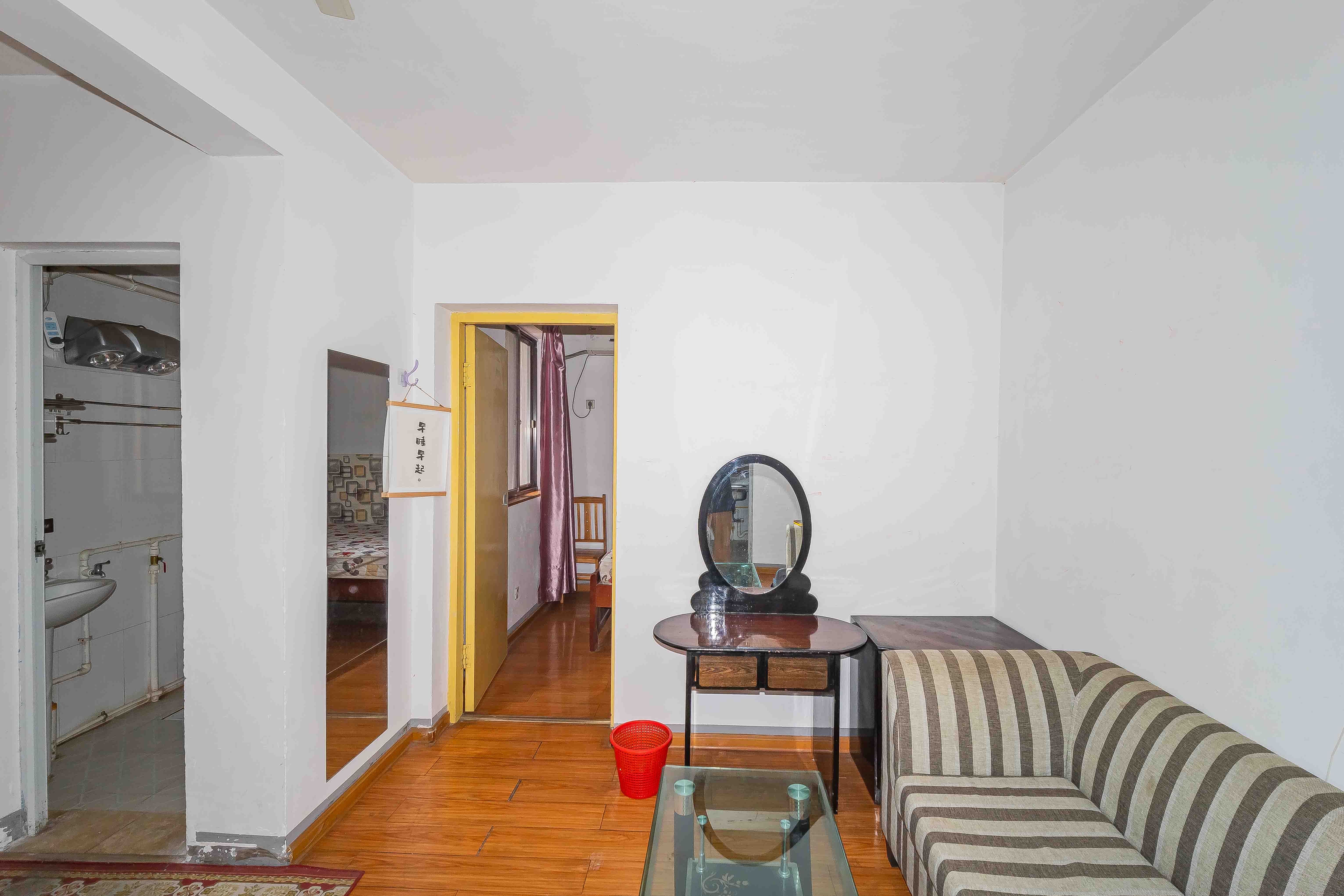 晨兴家园  2室1厅1卫    60.0万客厅