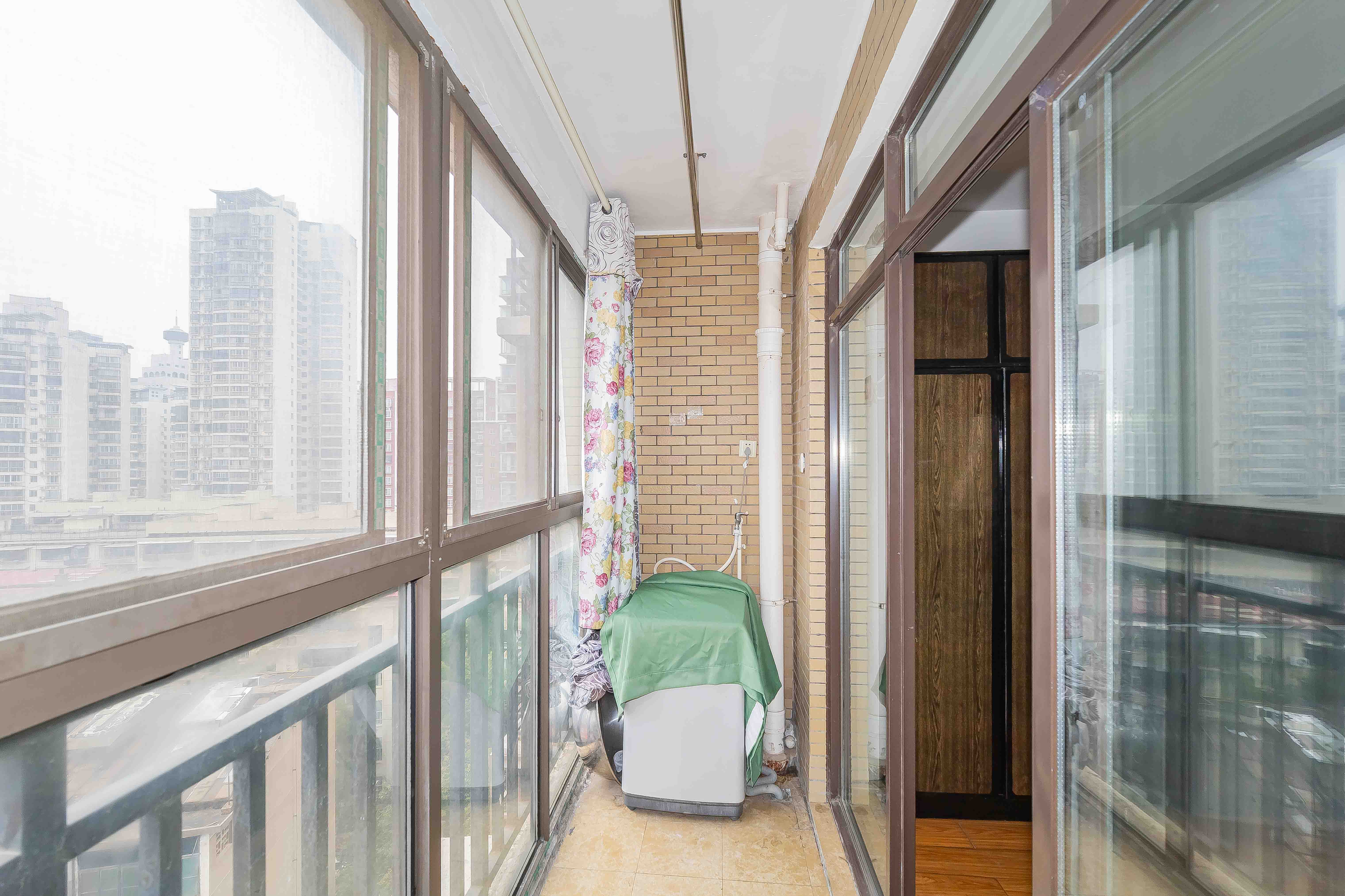 晨兴家园  2室1厅1卫    60.0万阳台