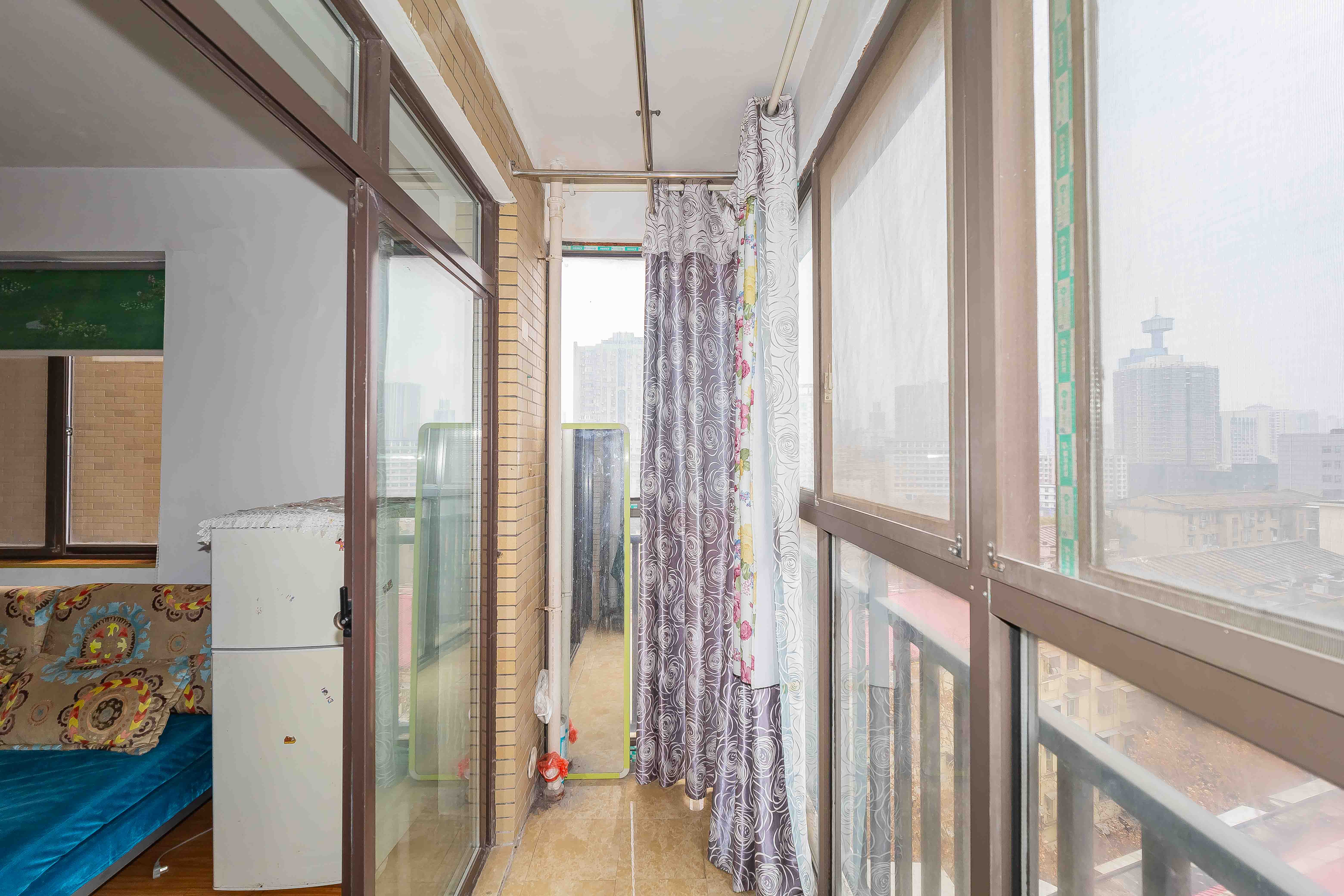 晨兴家园  2室1厅1卫    60.0万阳台