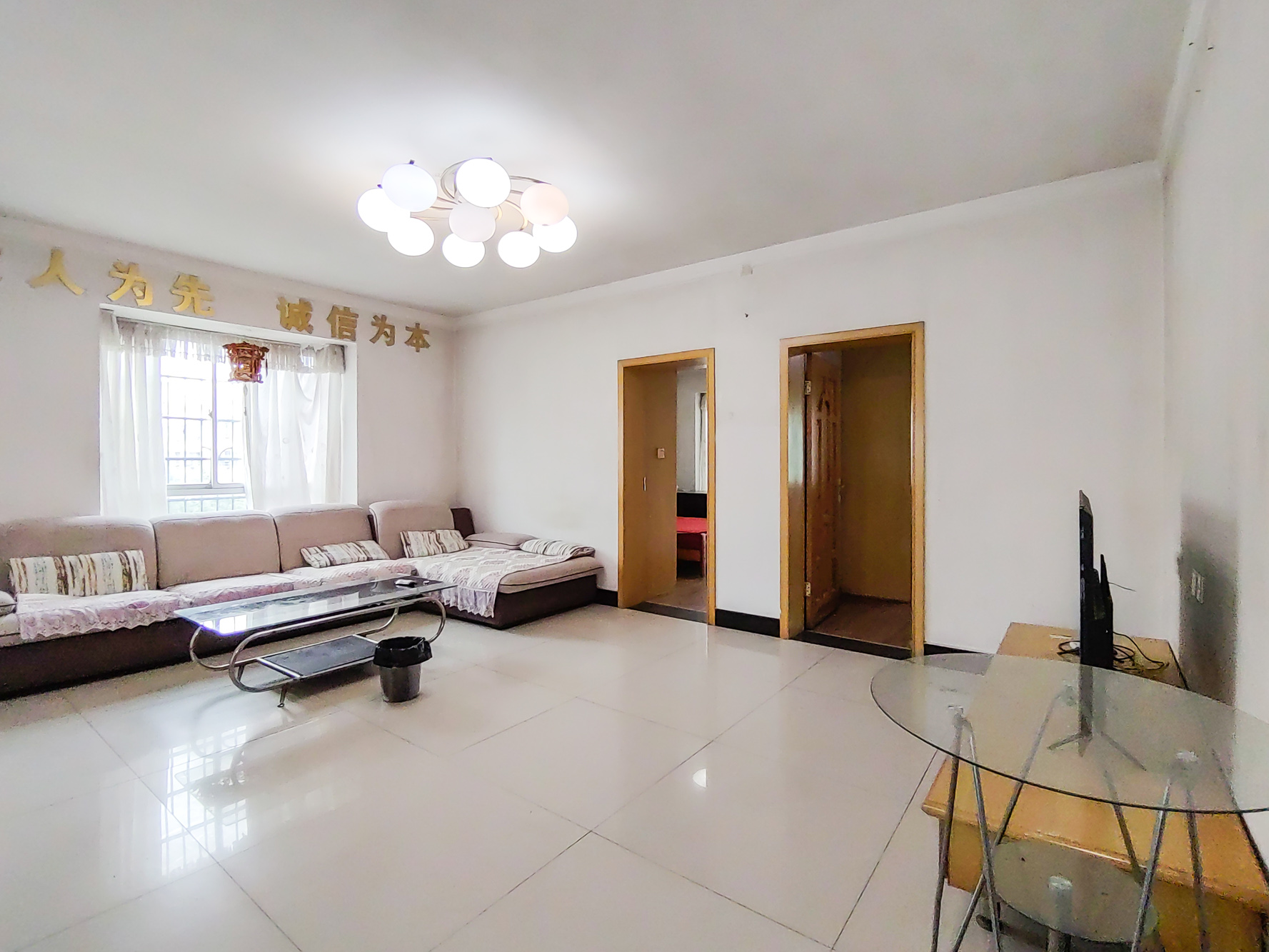 中南汽车世界  3室2厅2卫    39.8万 中南汽车世界  3室2厅2卫    39.8万客厅