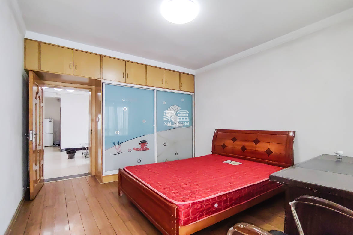 中南汽车世界  3室2厅2卫    39.8万 中南汽车世界  3室2厅2卫    39.8万卧室