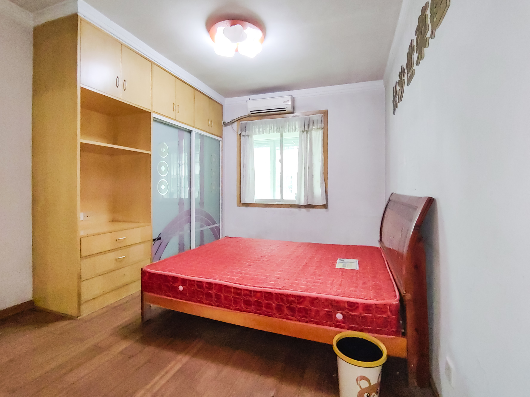 中南汽车世界  3室2厅2卫    39.8万 中南汽车世界  3室2厅2卫    39.8万卧室