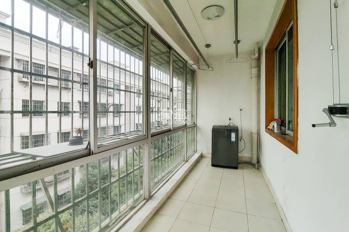 中南汽车世界  3室2厅2卫    39.8万 中南汽车世界  3室2厅2卫    39.8万其他