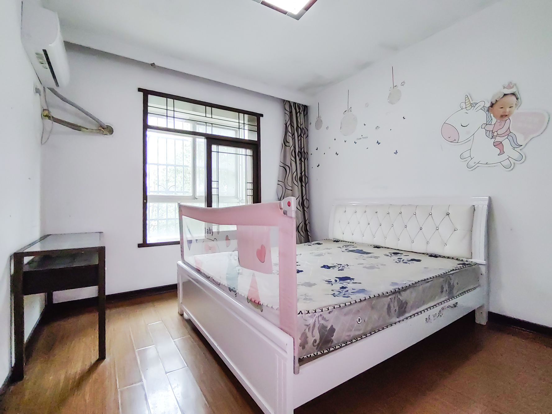 中南汽车世界  2室2厅1卫    28.0万 中南汽车世界  2室2厅1卫    28.0万卧室