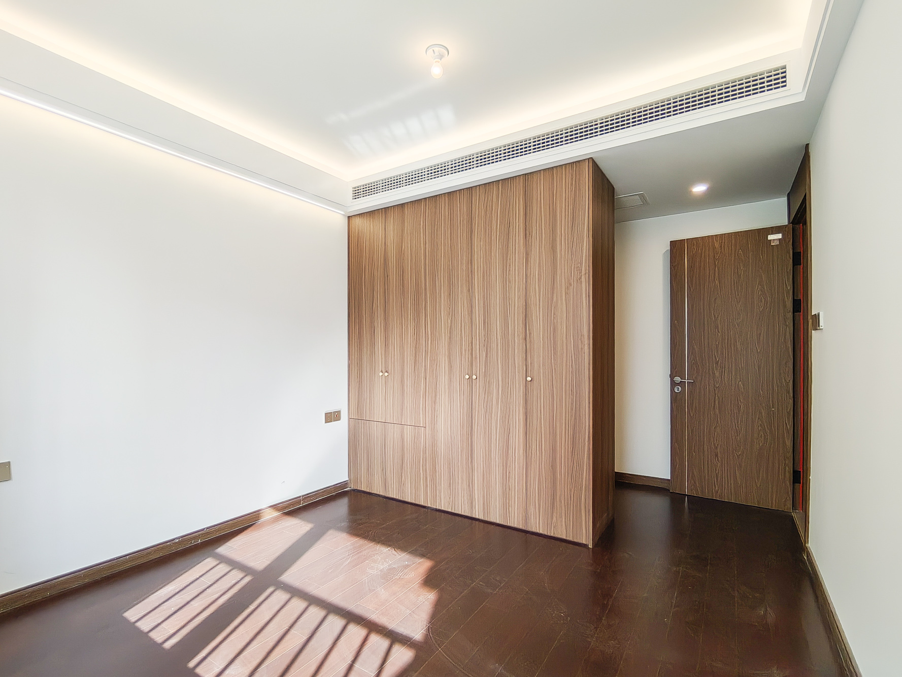 东原麓印长江B区  3室2厅2卫   125.00万卧室
