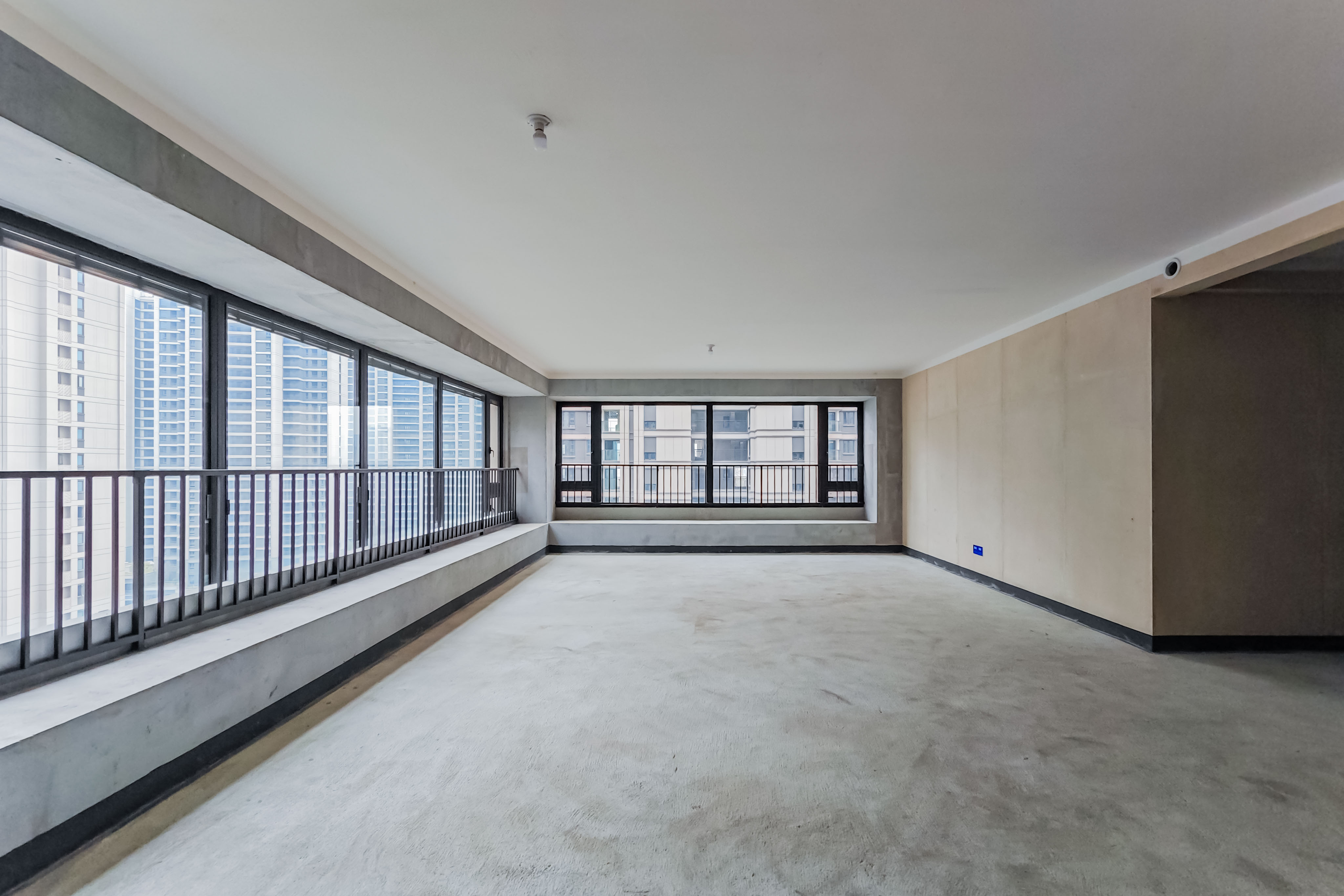 建发玖洲观澜  5室2厅3卫   320.00万其他