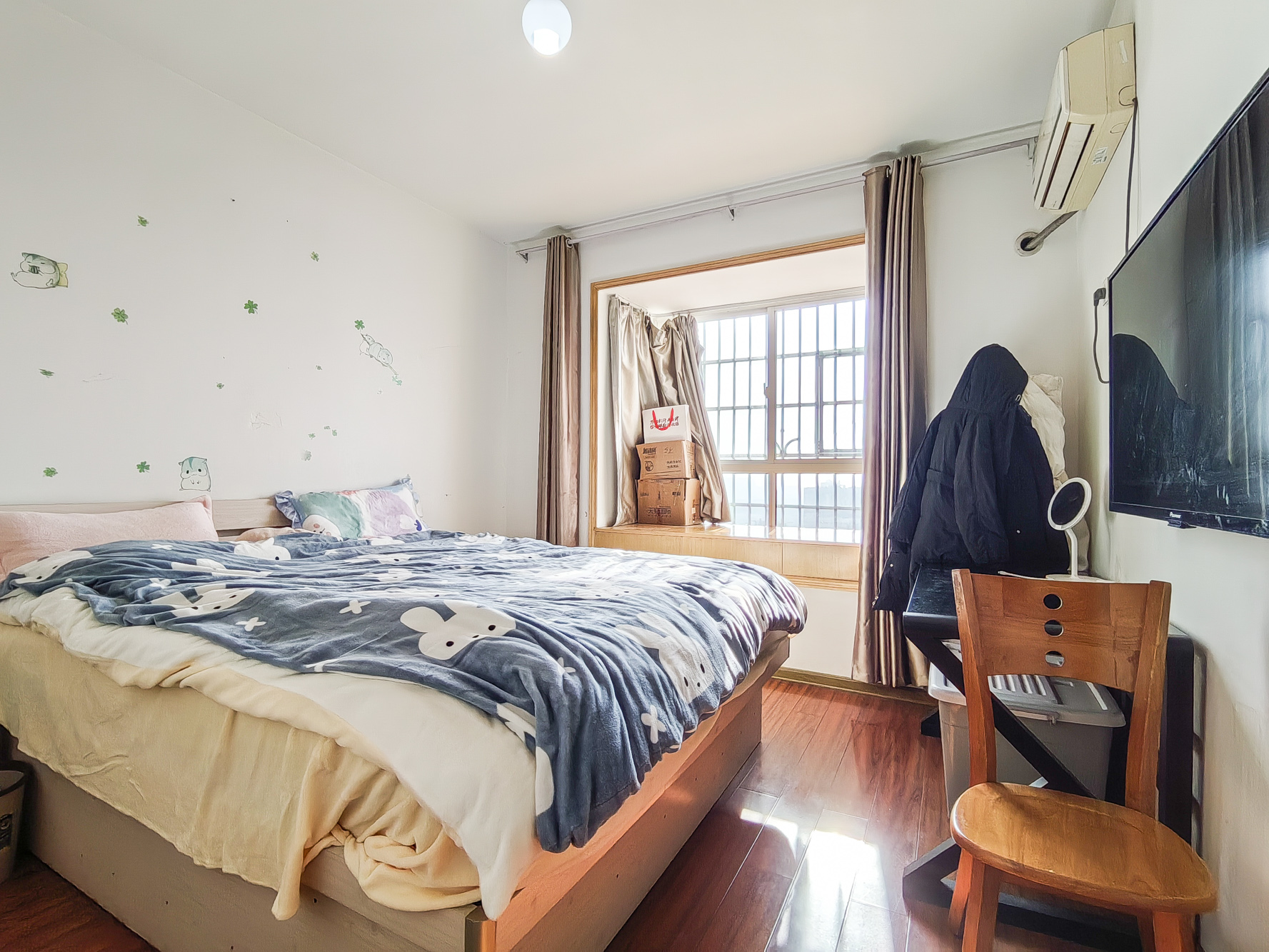 紫晶城  3室2厅1卫    50.5万 紫晶城  3室2厅1卫    50.5万卧室