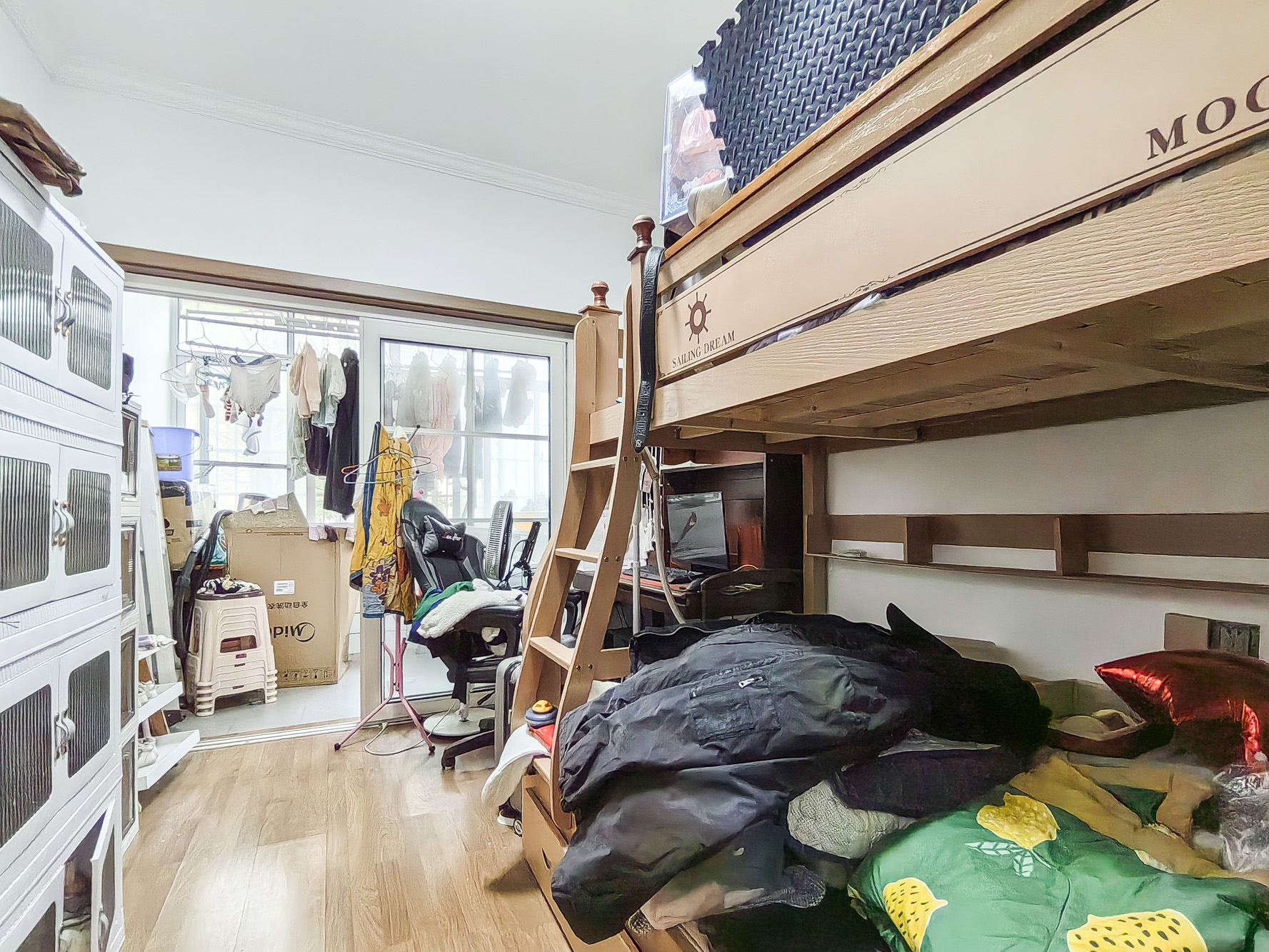 欣安小区  3室2厅1卫   67.80万卧室