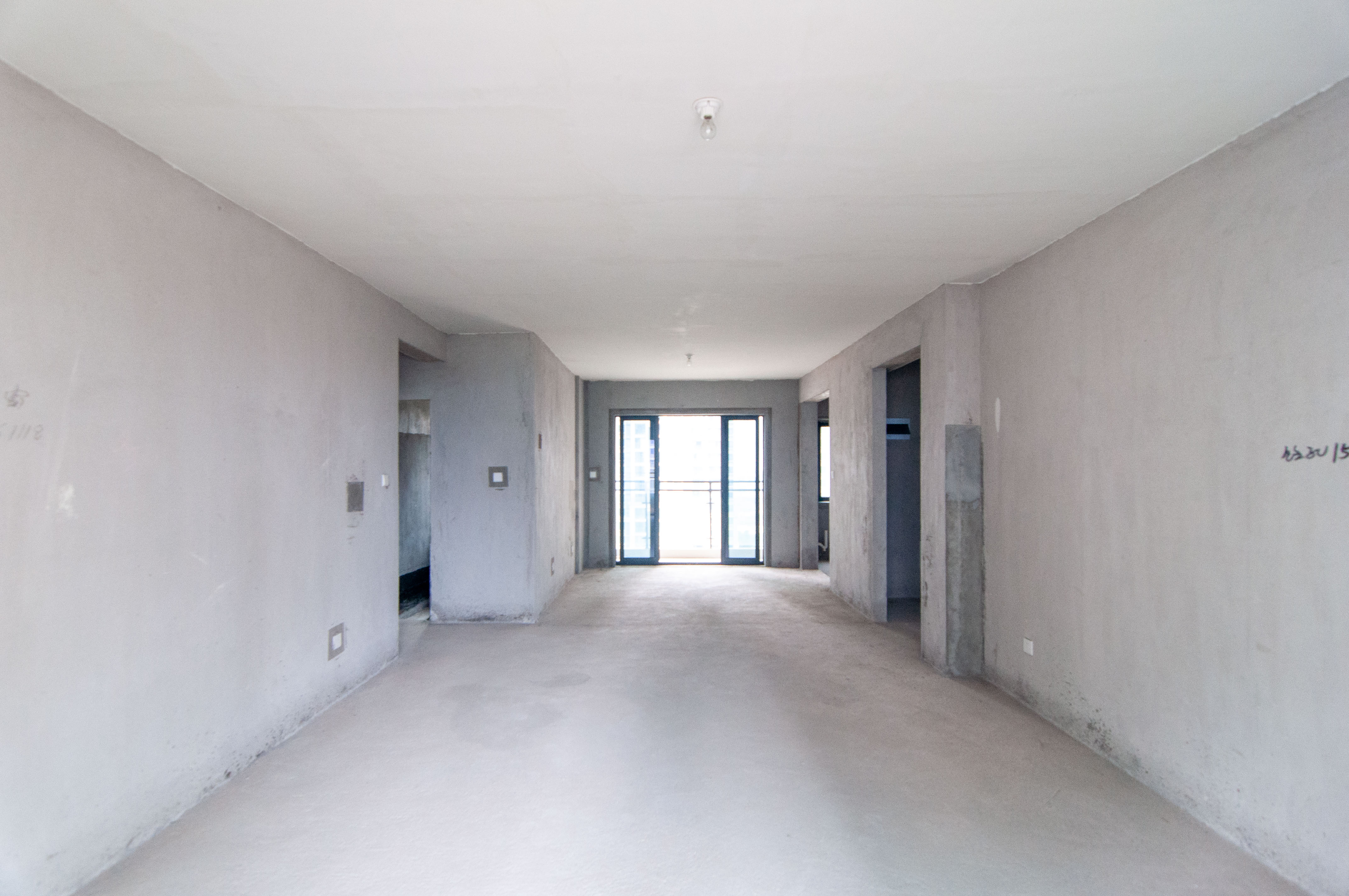 振业城四期  5室2厅2卫    260.0万 振业城四期  5室2厅2卫    260.0万客厅